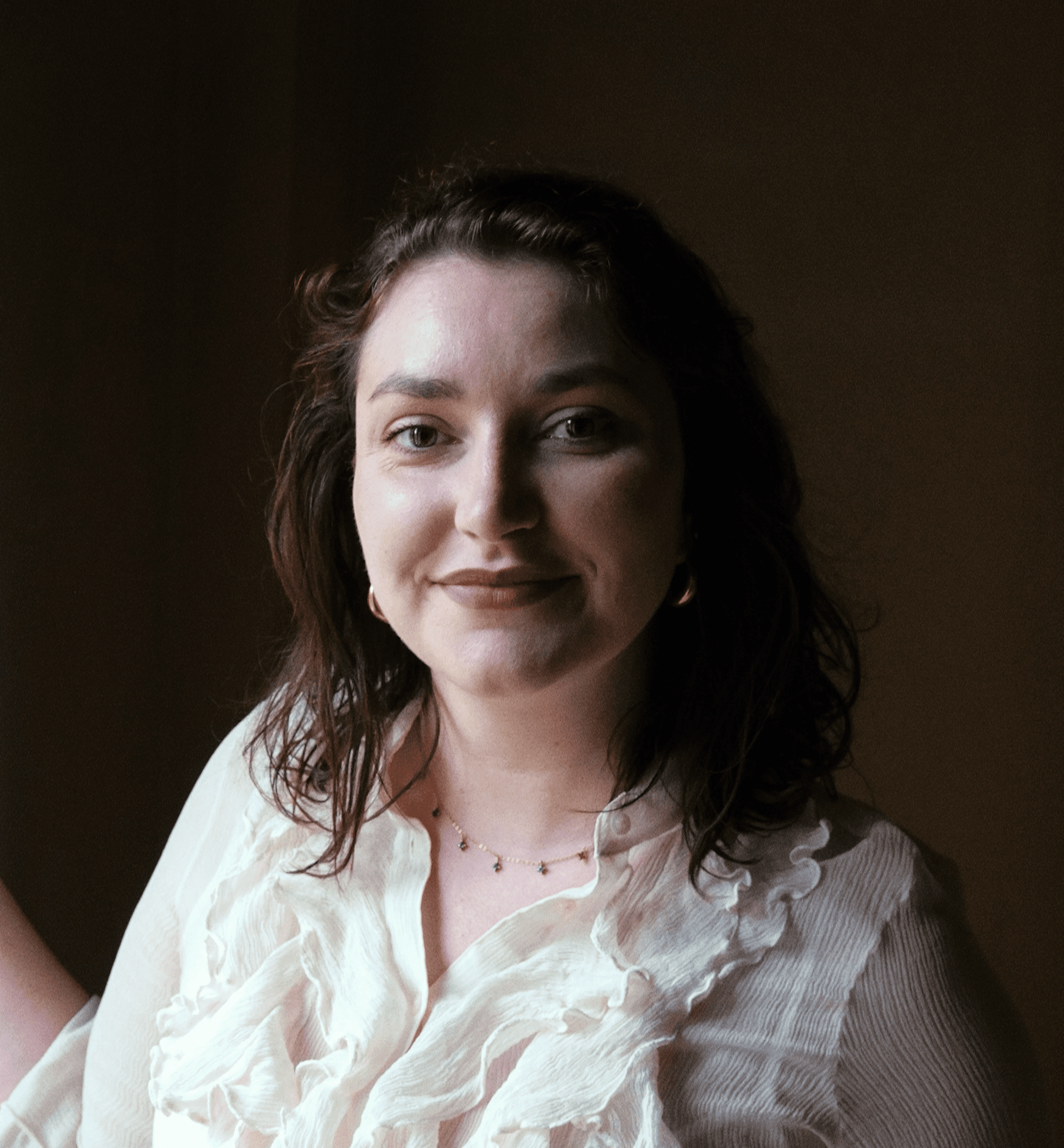 black and gray microphone stand