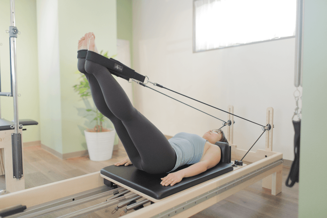 マシンを使用してる女性