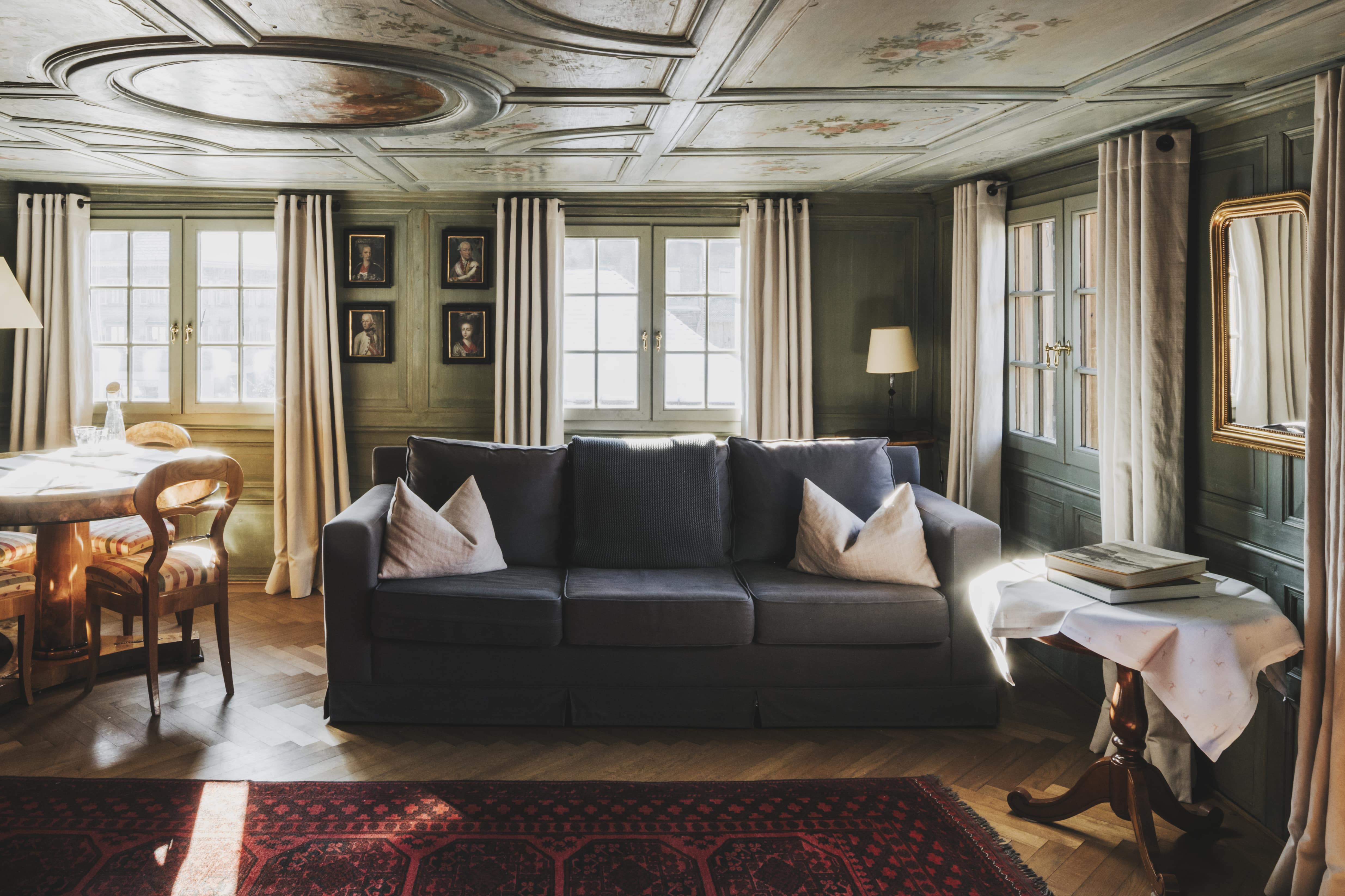 Zimmer & Suiten im historischen Hotel Hirschen