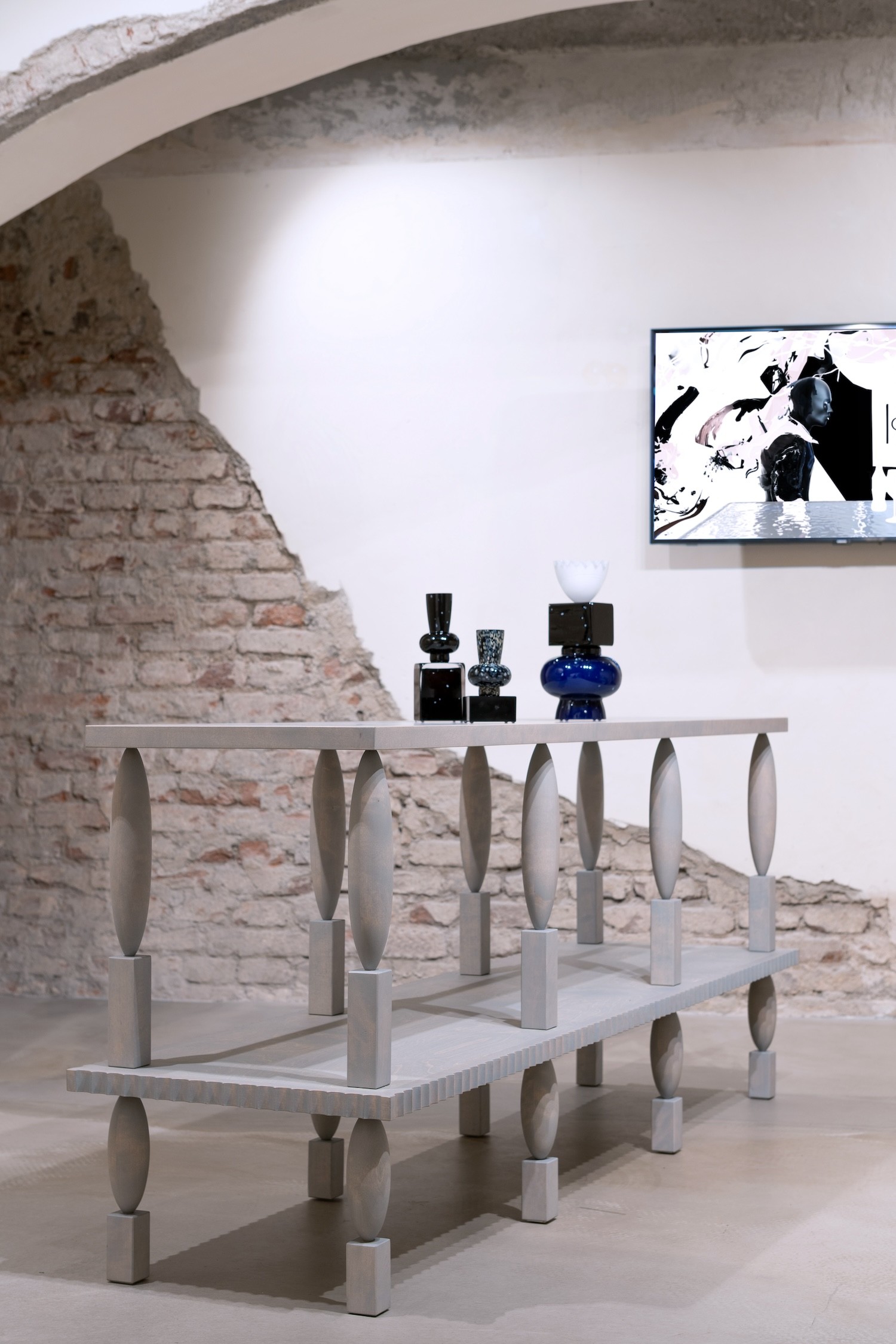 sui3-and-glass-object-exhibition-jiri-krejcirik