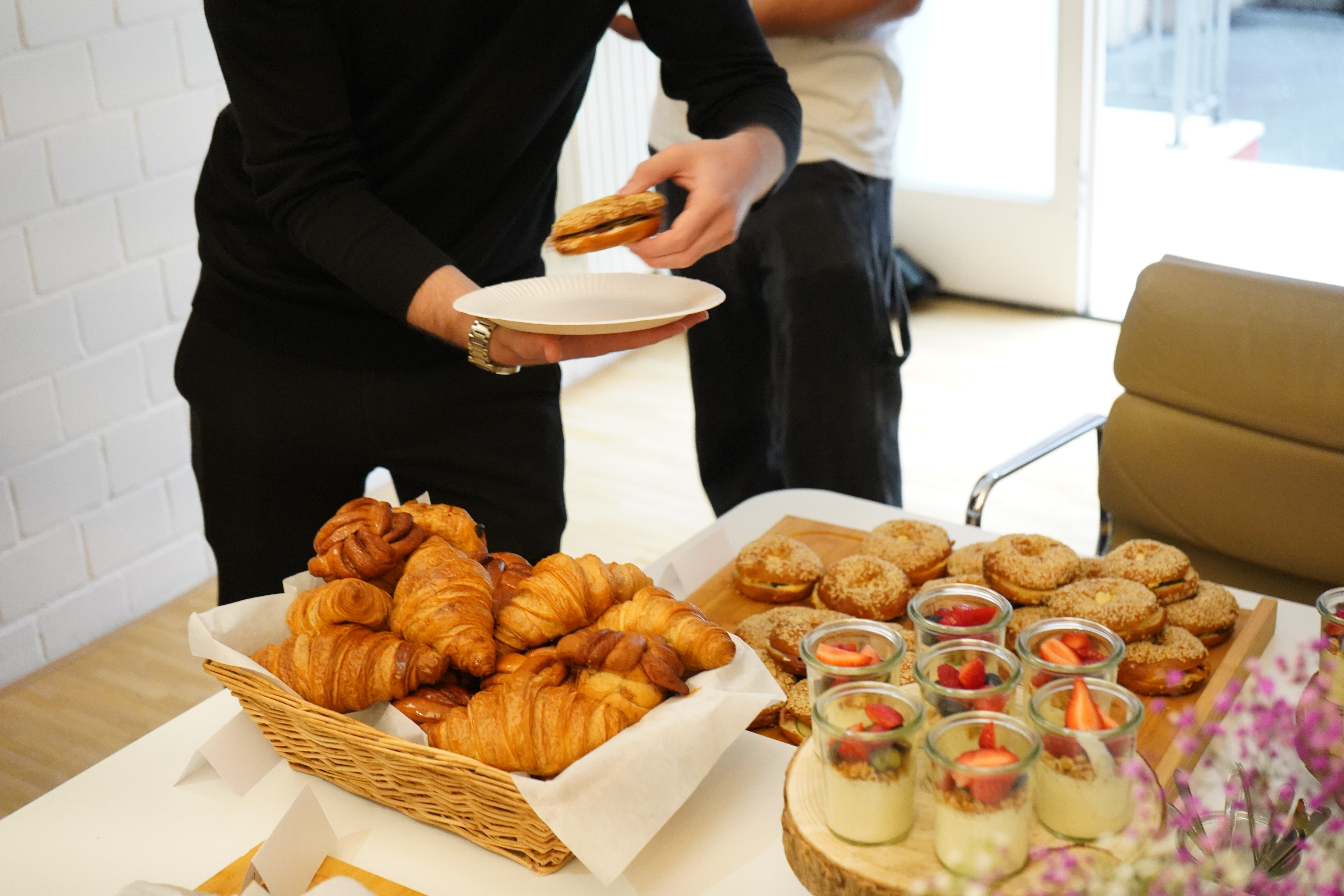 Concetrated triathlete grayscale