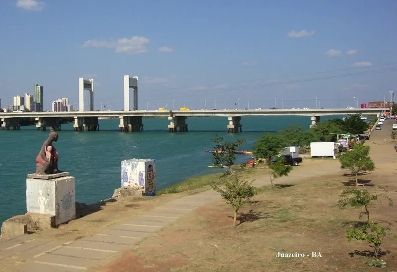 Serviço urbano de água e esgoto