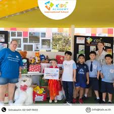 red and white plastic straw