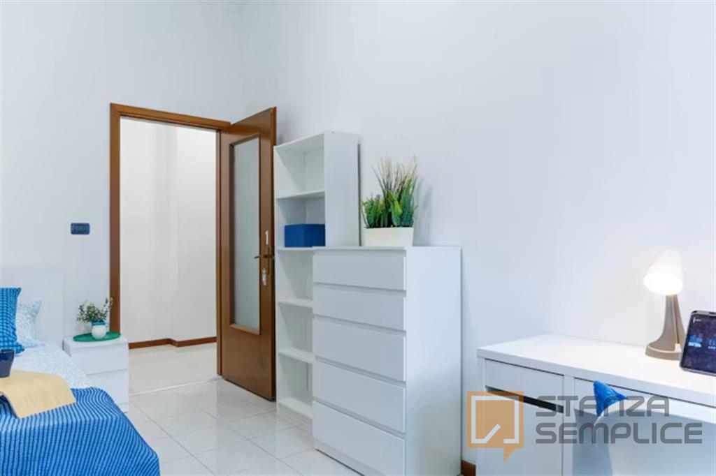 Room in Via Romolo Gessi, Torino