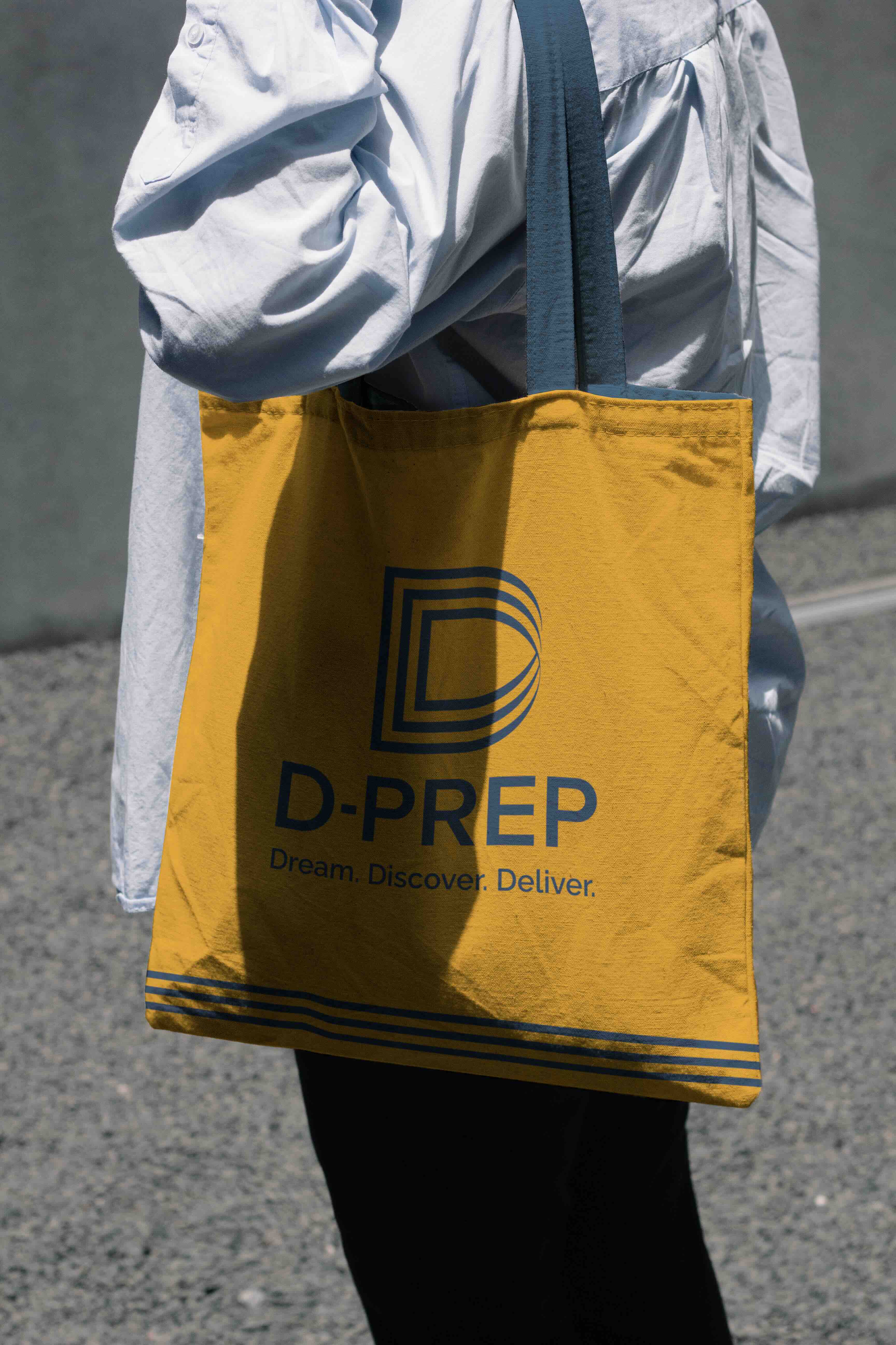 Branded totebag for an international school