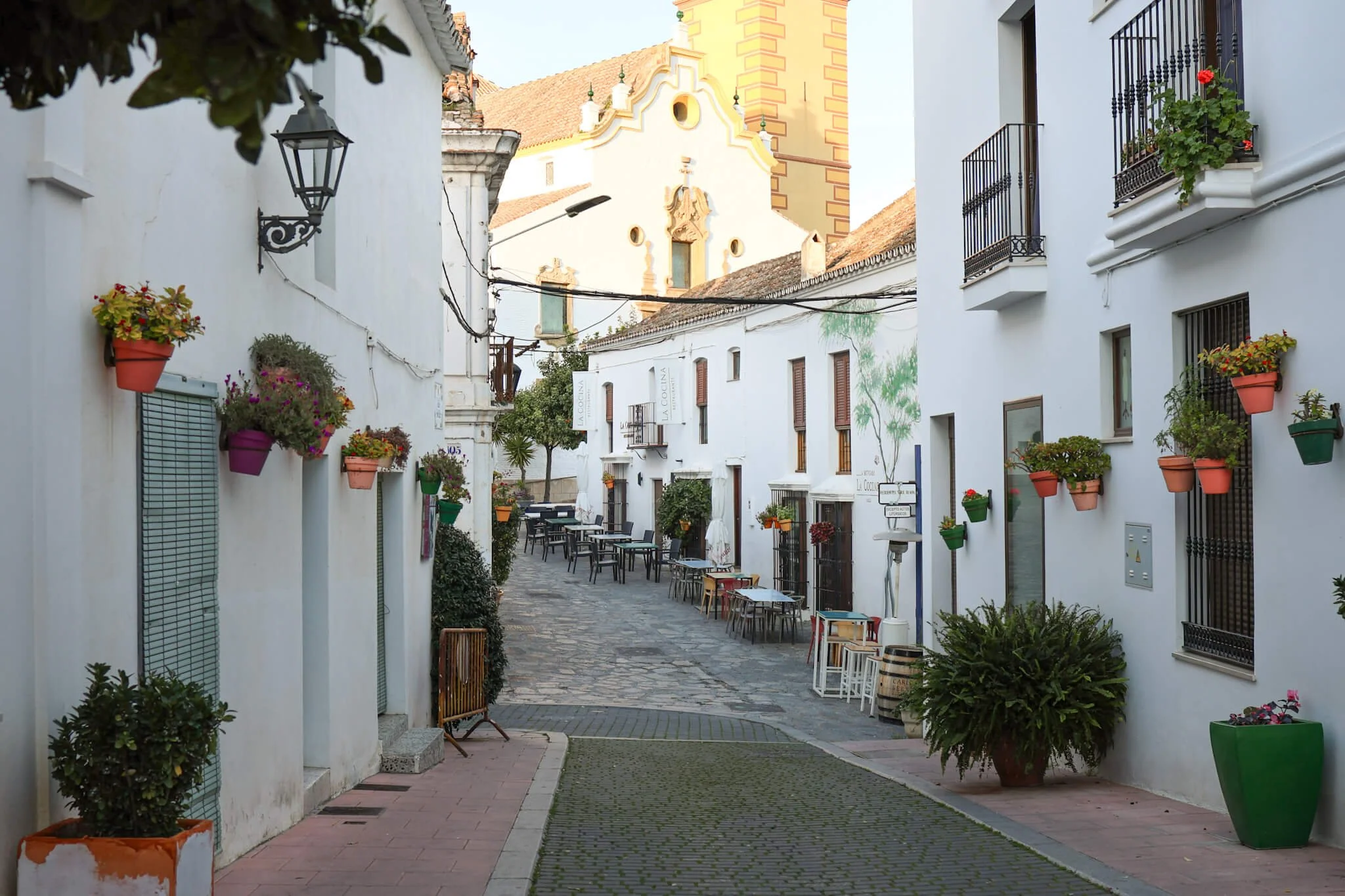 Estepona Travel Info - a Quick Guide to the Town