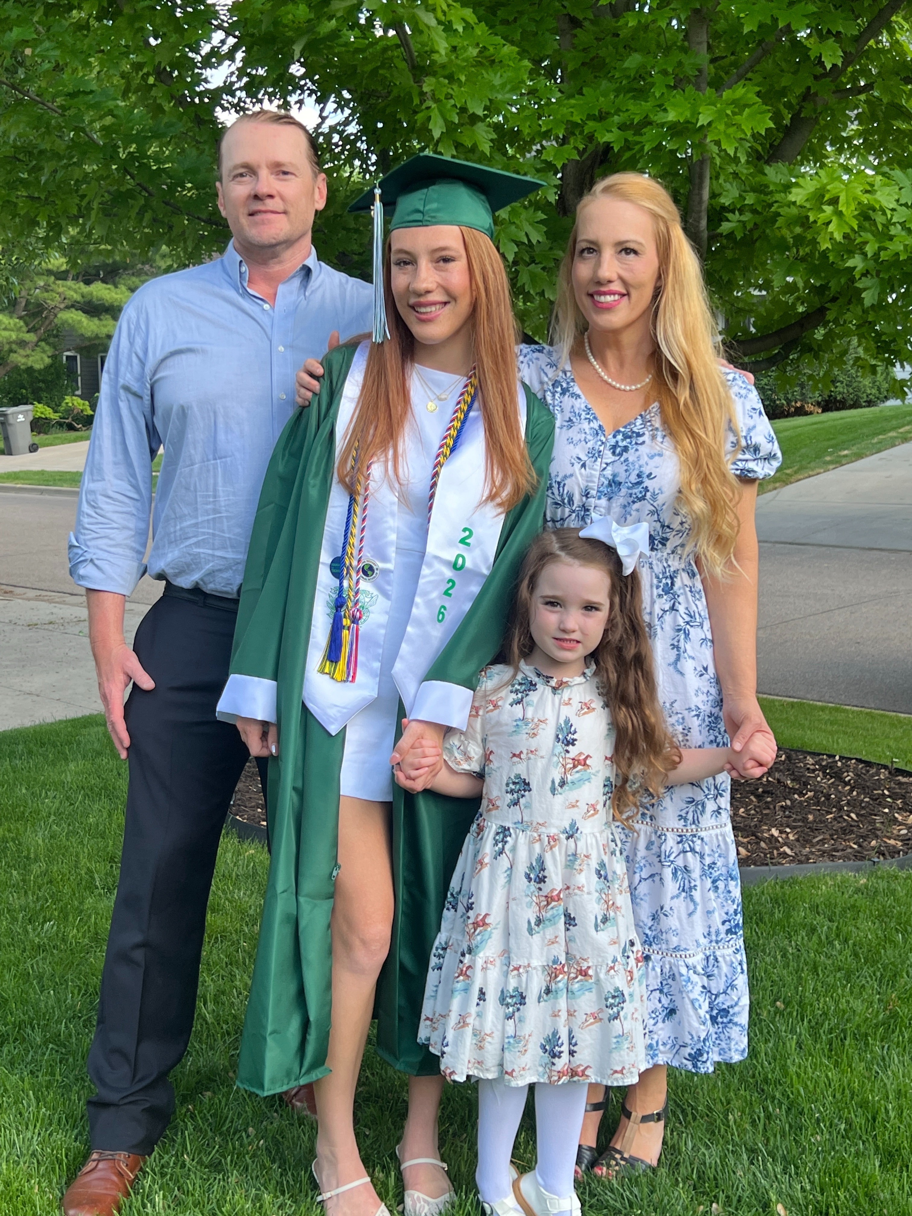 Pace family with father, mother, 17yo daughter and 4yo daughter