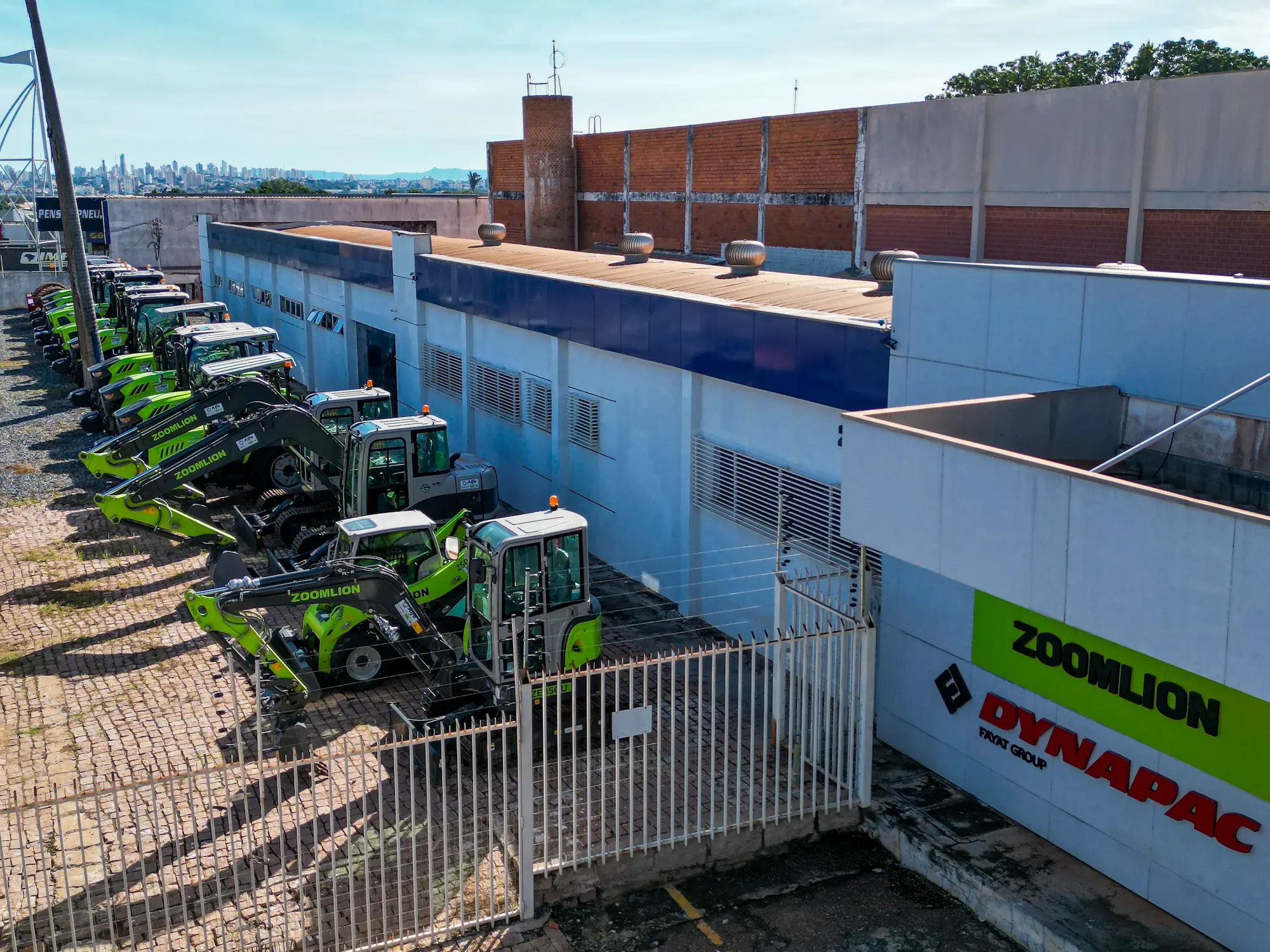 Unidade Alfa Equipamentos com escavadeiras e carregadeiras Zoomlion em Mato Grosso do Sul
