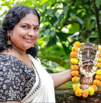 Prabitha Bhratanatyam teacher