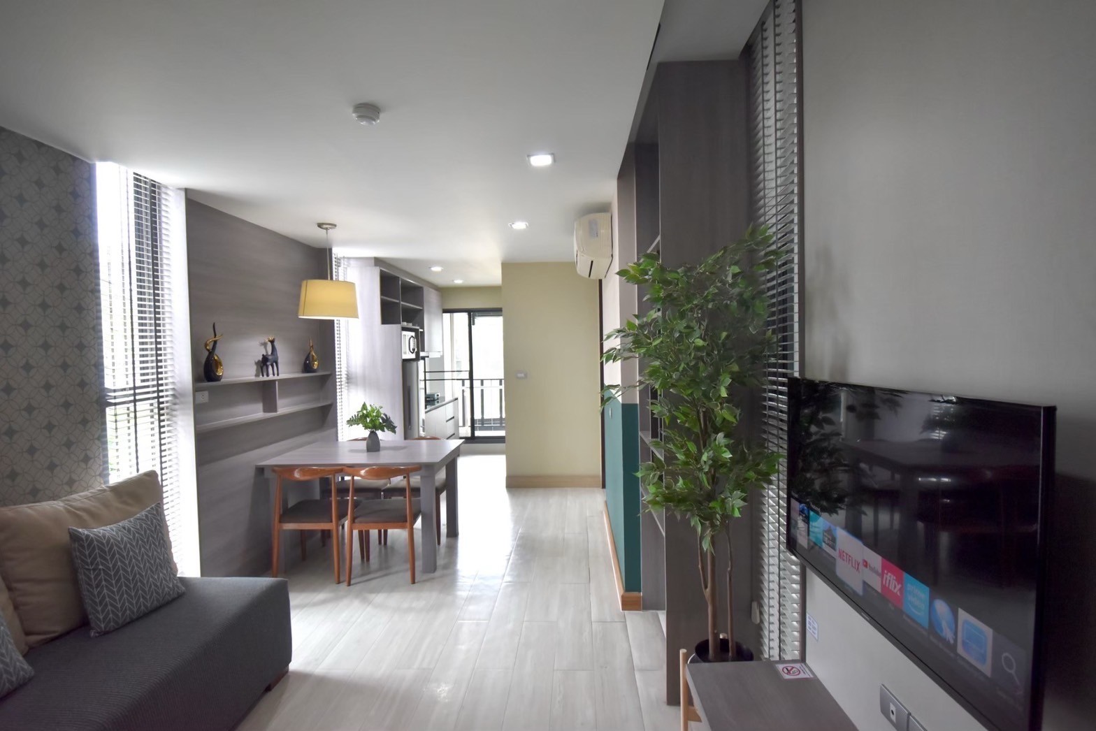Qube Suites 2 Bedroom Corner Unit Pet-Friendly 1