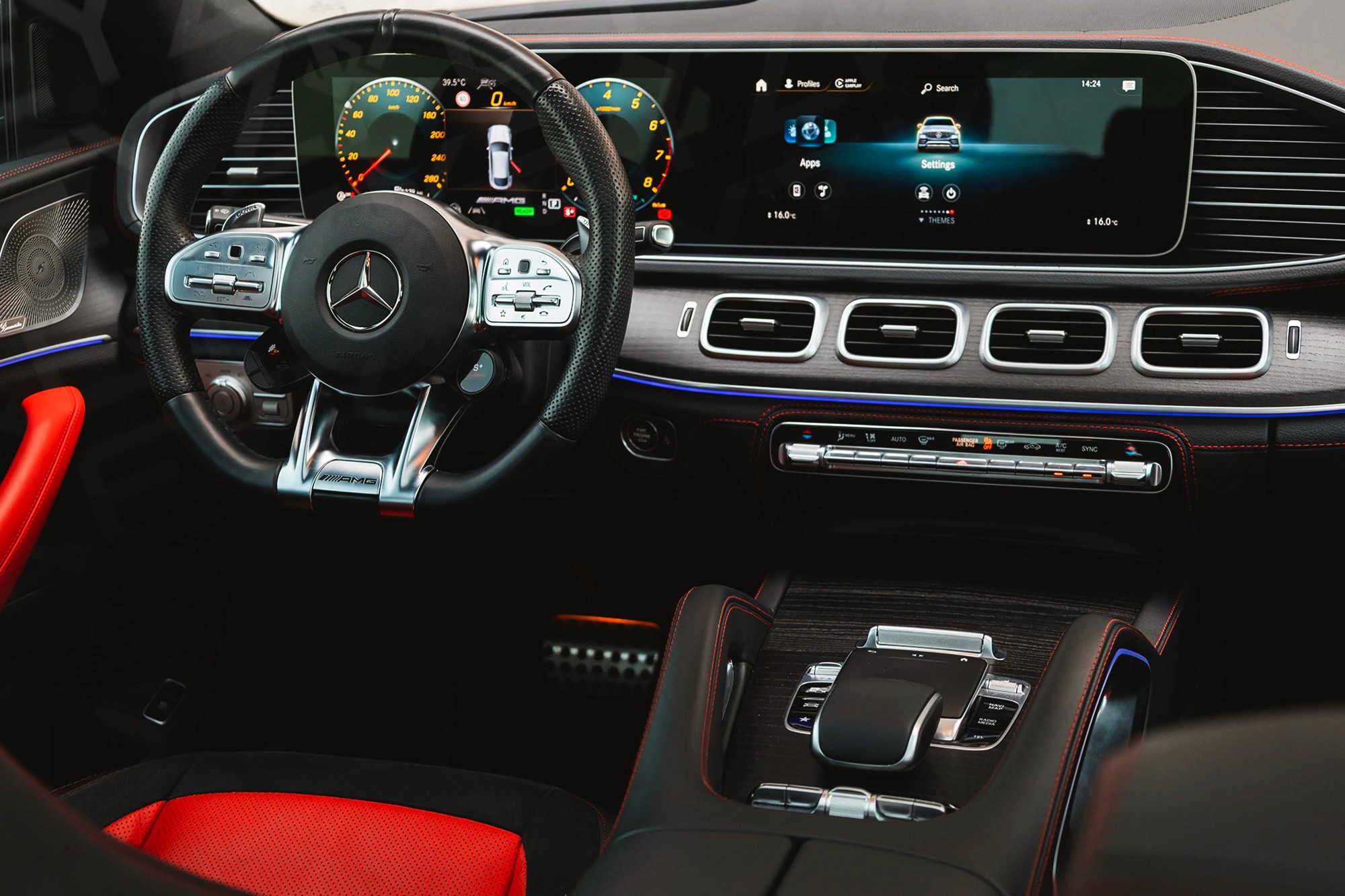 Vue interieur Mercedes GLE 53 AMG Coupé Violet – Location SUV à Dubaï | Keyz Rent