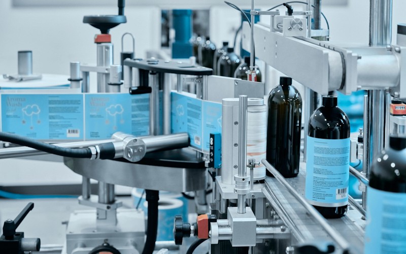 Greenleaf Cosmetics | labratory equipment close up detail