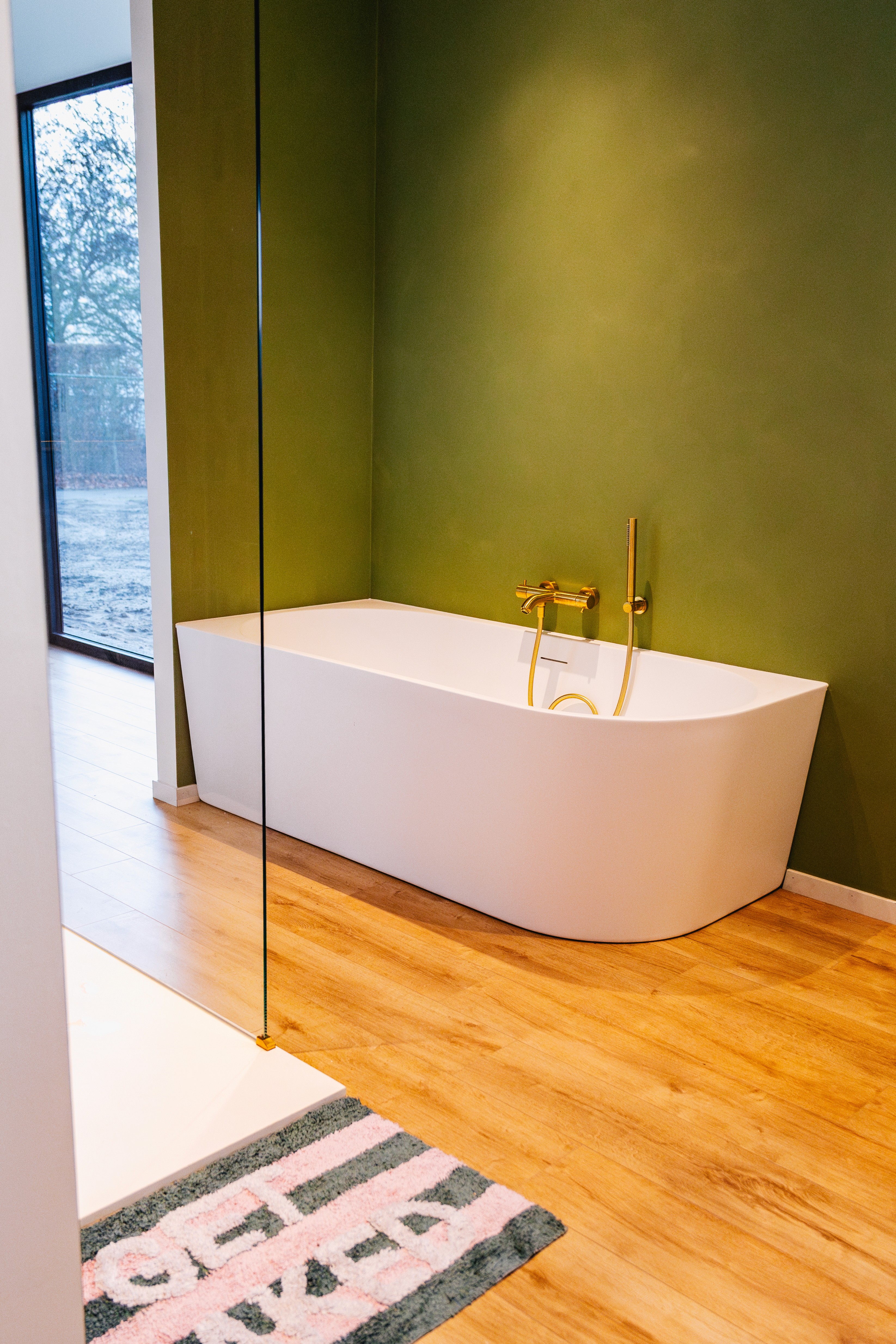 ligbad in woning gebouwd door hubley voor klant Nette De Mol