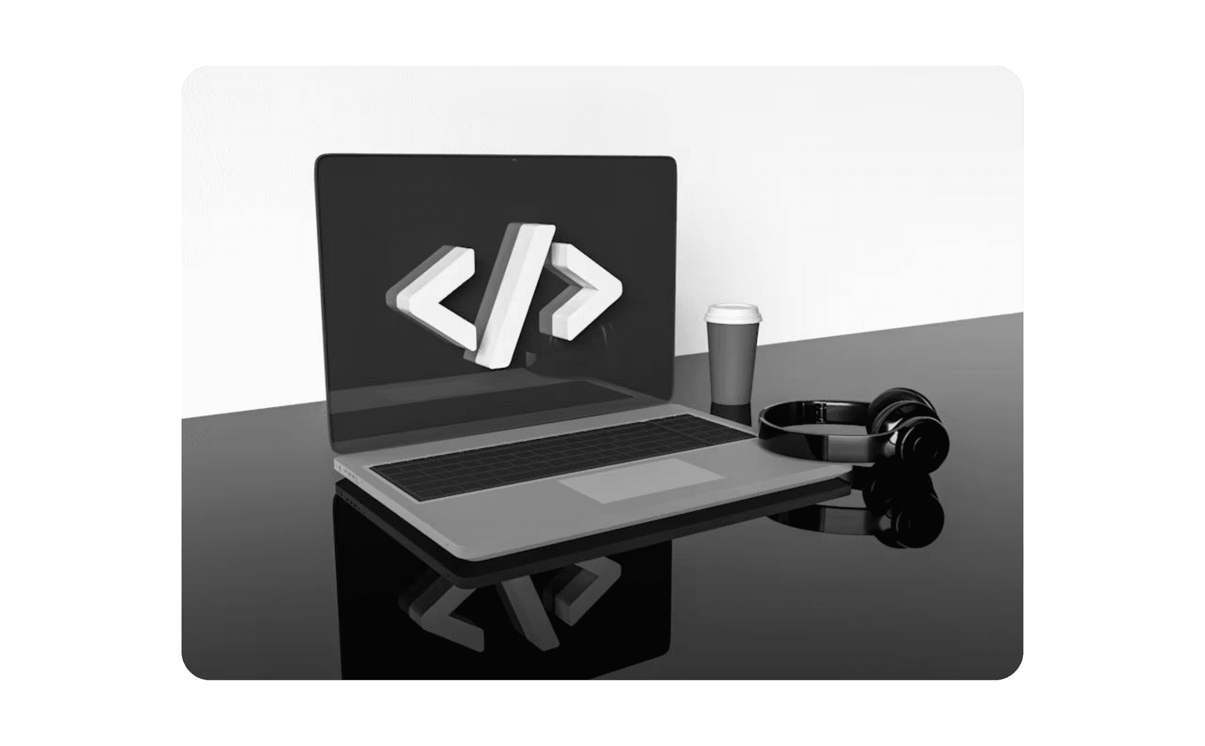Ordinateur avec balises de code symbolisant la visibilité des logiciels SaaS dans les comparatifs IA par 0.1Lab.