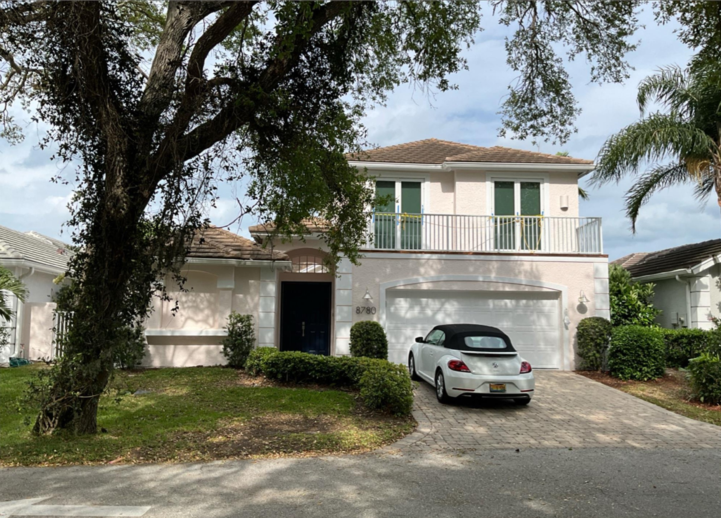 1998 New Roof Construction in Sea Oaks Lakeview Estates, Vero Beach with Entegra Broomswept Flat Tile in Sand