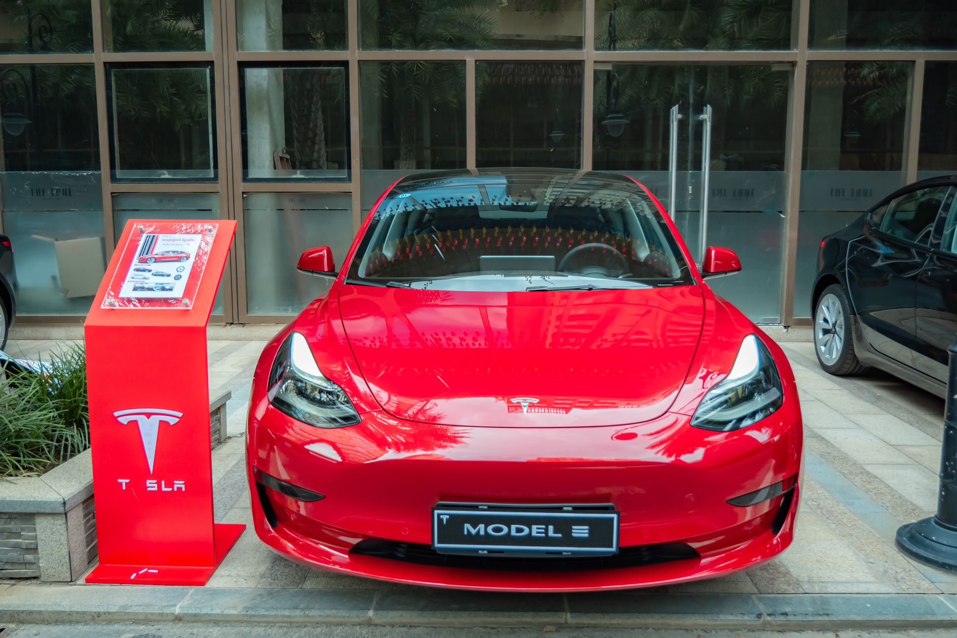 Vendas de carros eletrificados no Brasil aceleram em 2026: vale a pena mudar?