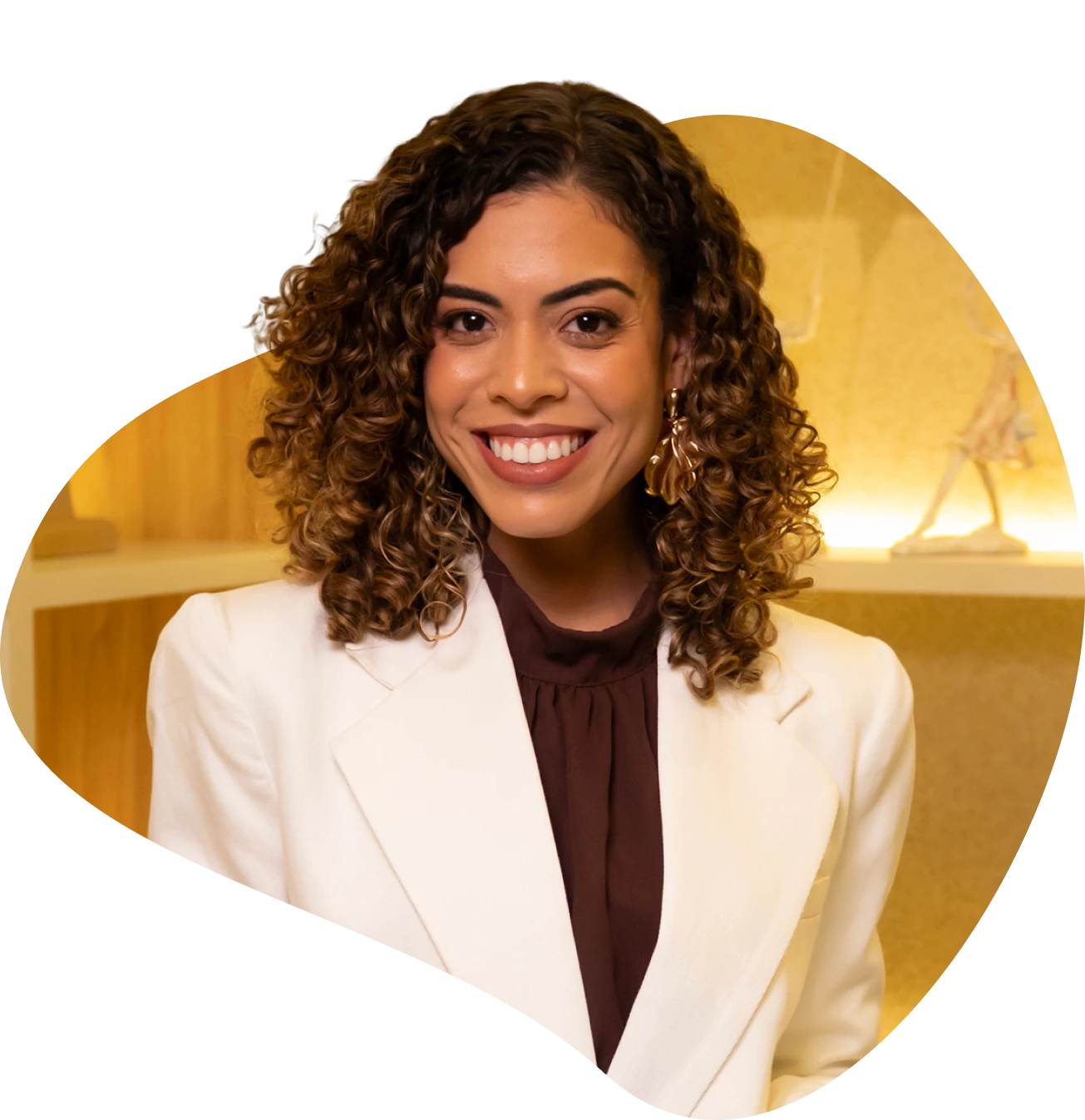 Emily Medeiros, fundadora da ArvoreSer, sorrindo