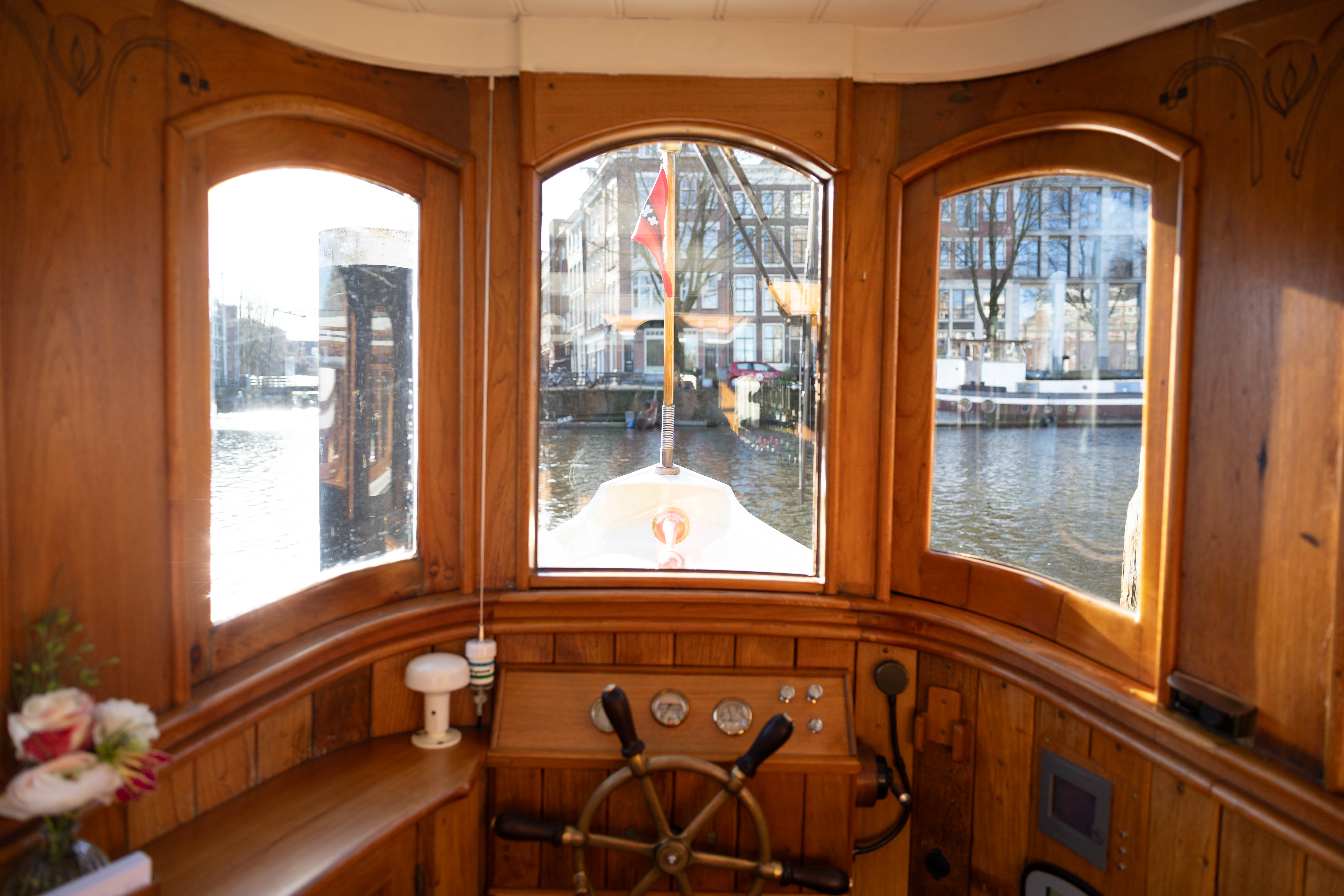 Classic Saloon Boat Ivresse - Private Boat Tours Amsterdam