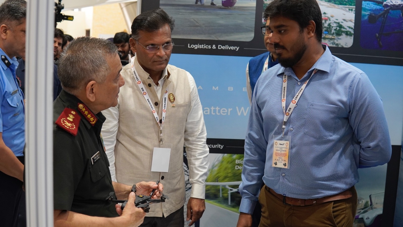 Concetrated triathlete grayscale