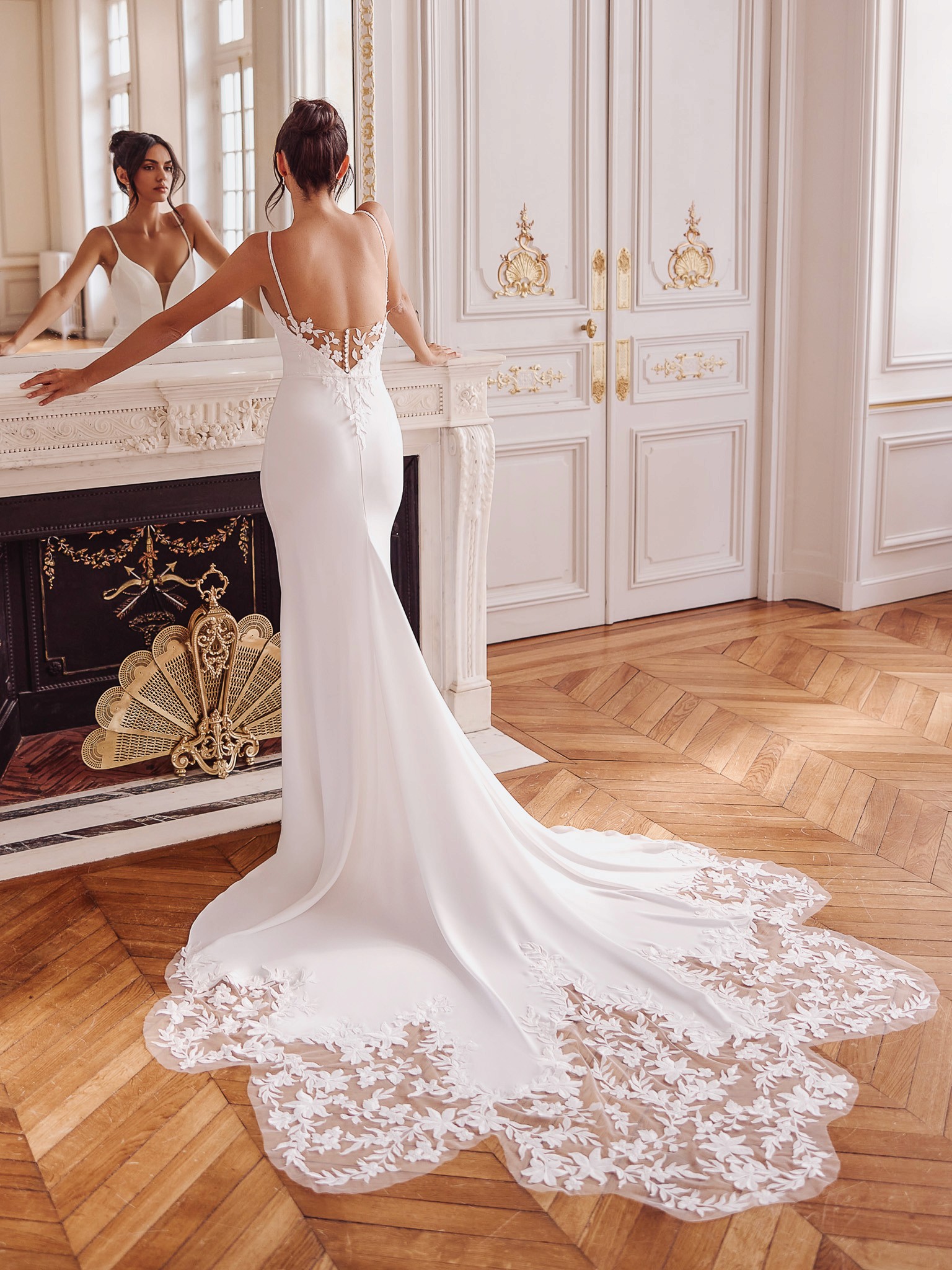 Fit and Flare Brautkleid mit romantischem Rückenausschnitt und Spitzenborte