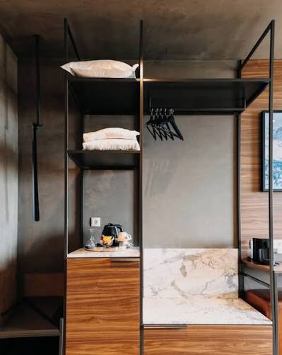interrior room with wooden furniture