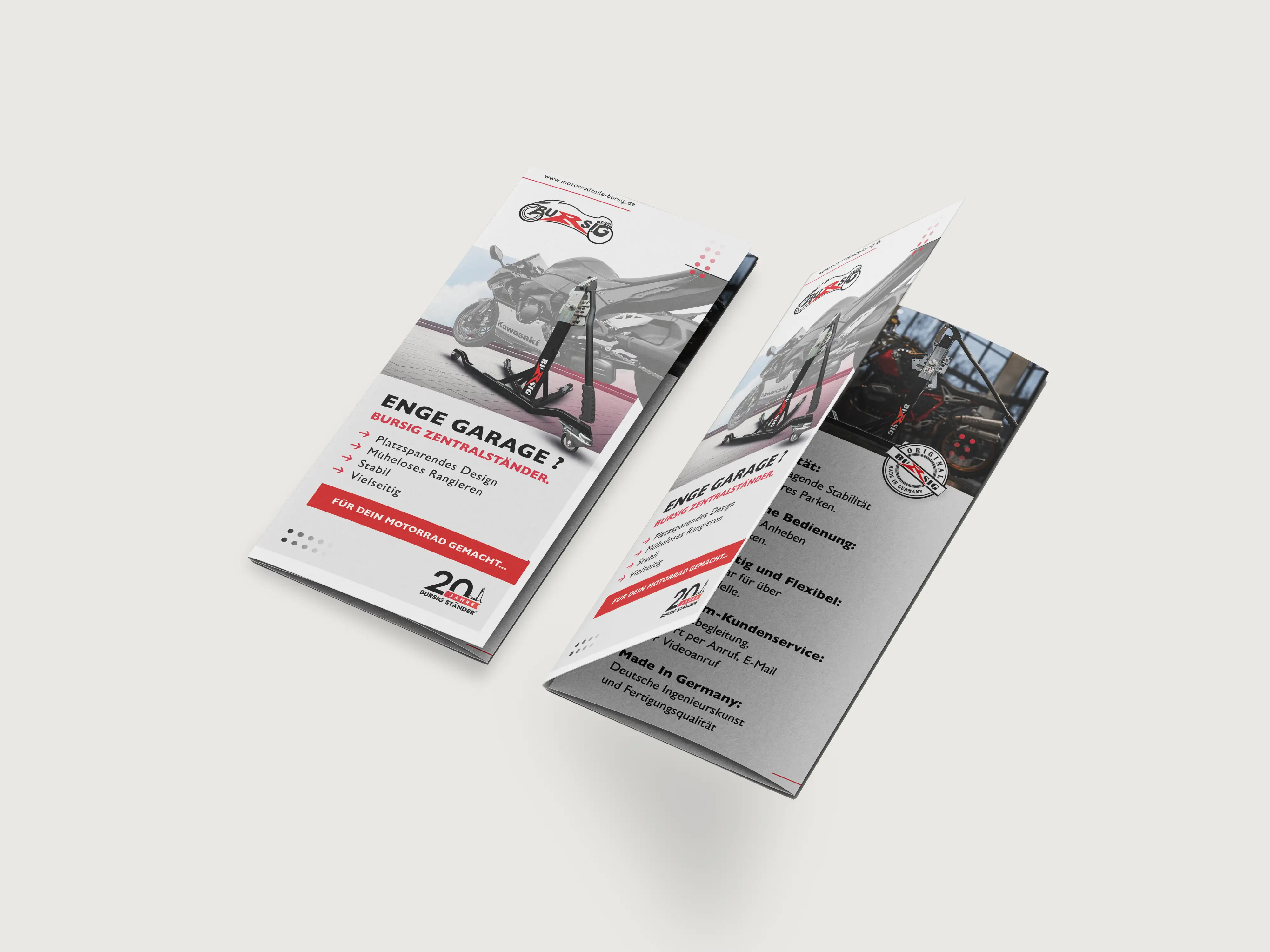 Titelseite des Bursig-Flyers mit Kawasaki-Motorrad und Slogan Enge Garage? Bursig Zentralständer