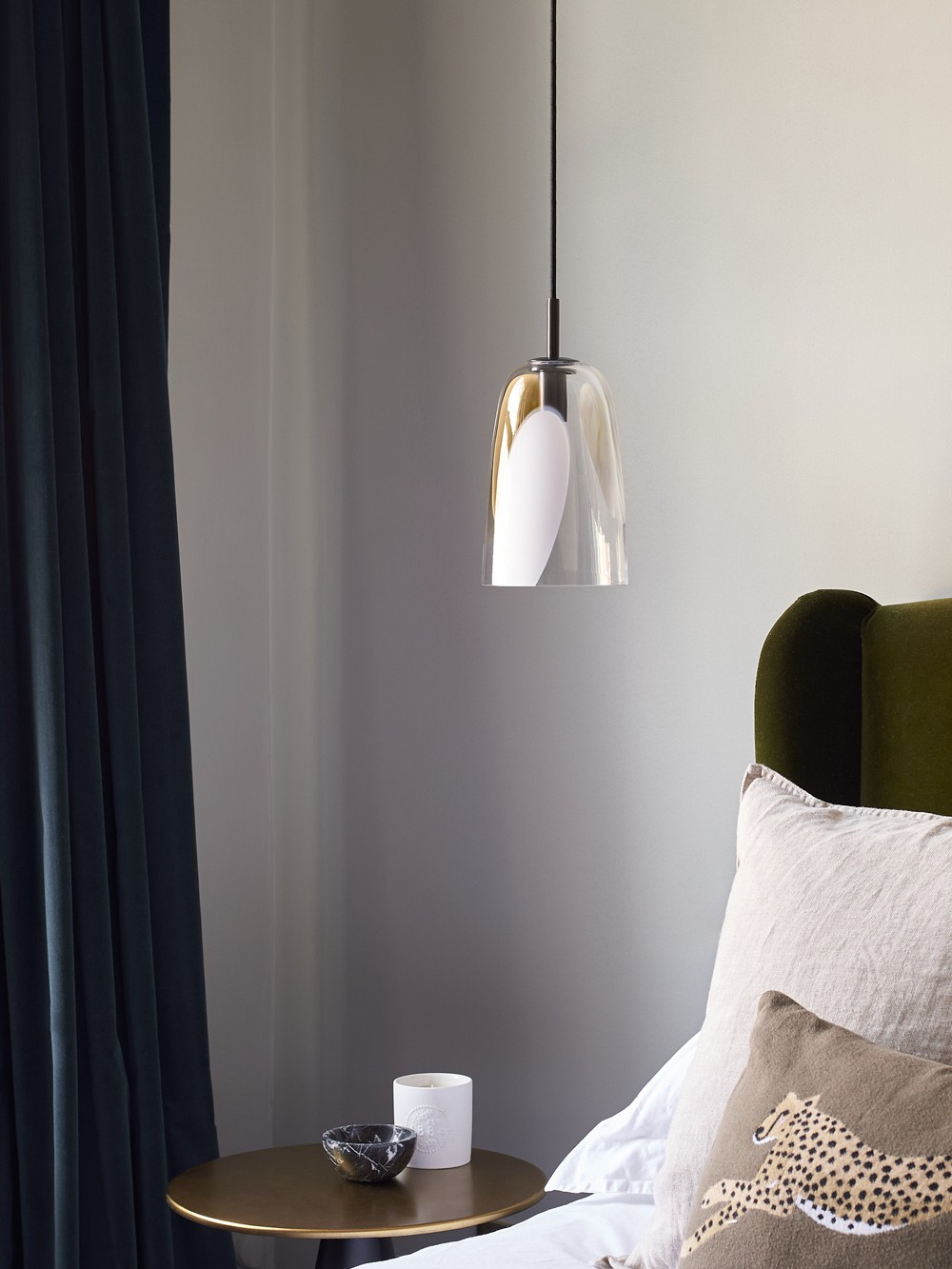 Nara pendant light – hand-blown glass with beige tones