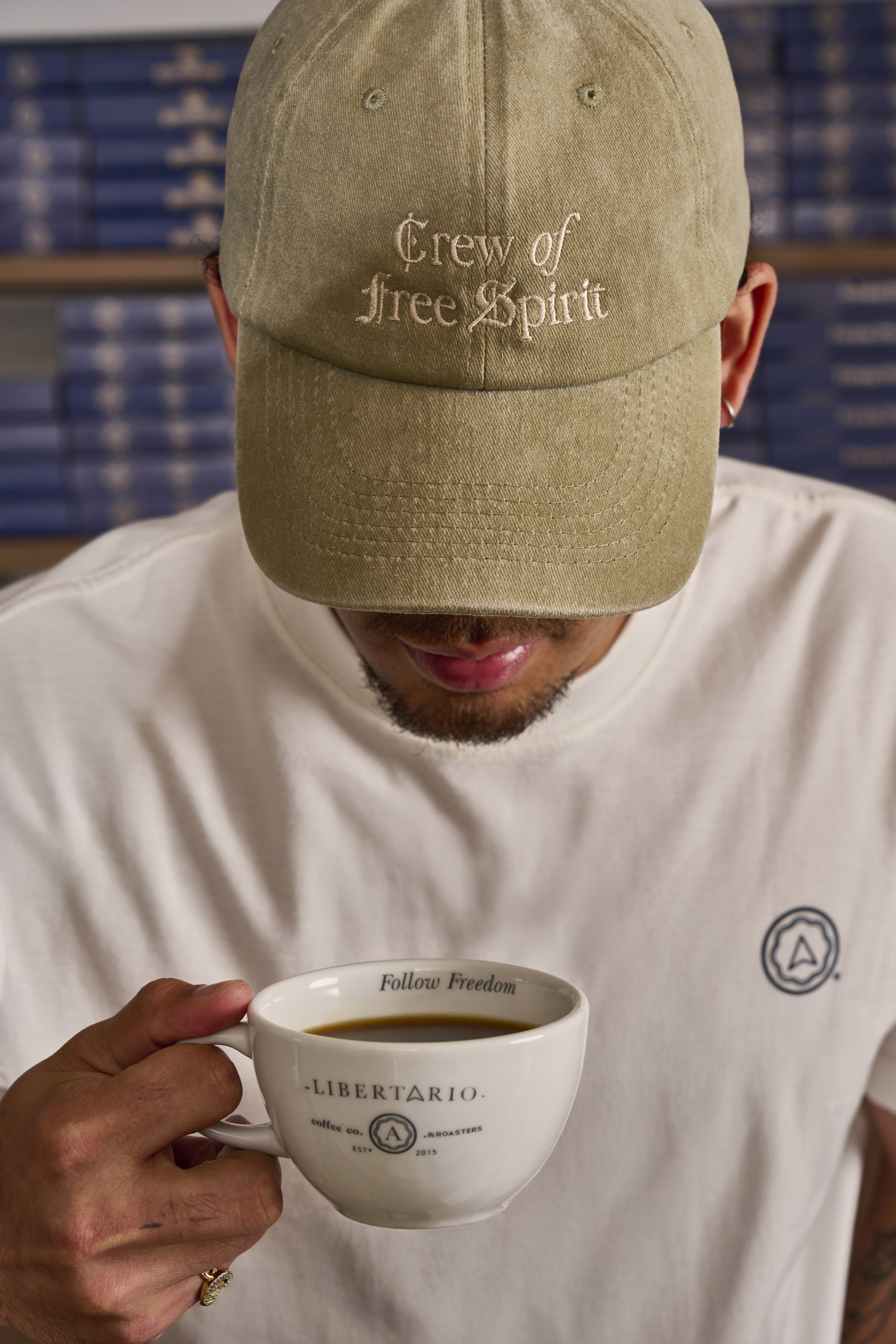 2 people standng in golf a court 