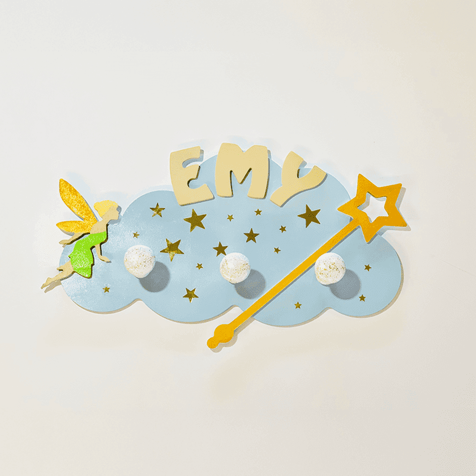 Photo d'un cadre "Emy" fait main dans le thème de la fée clochette.