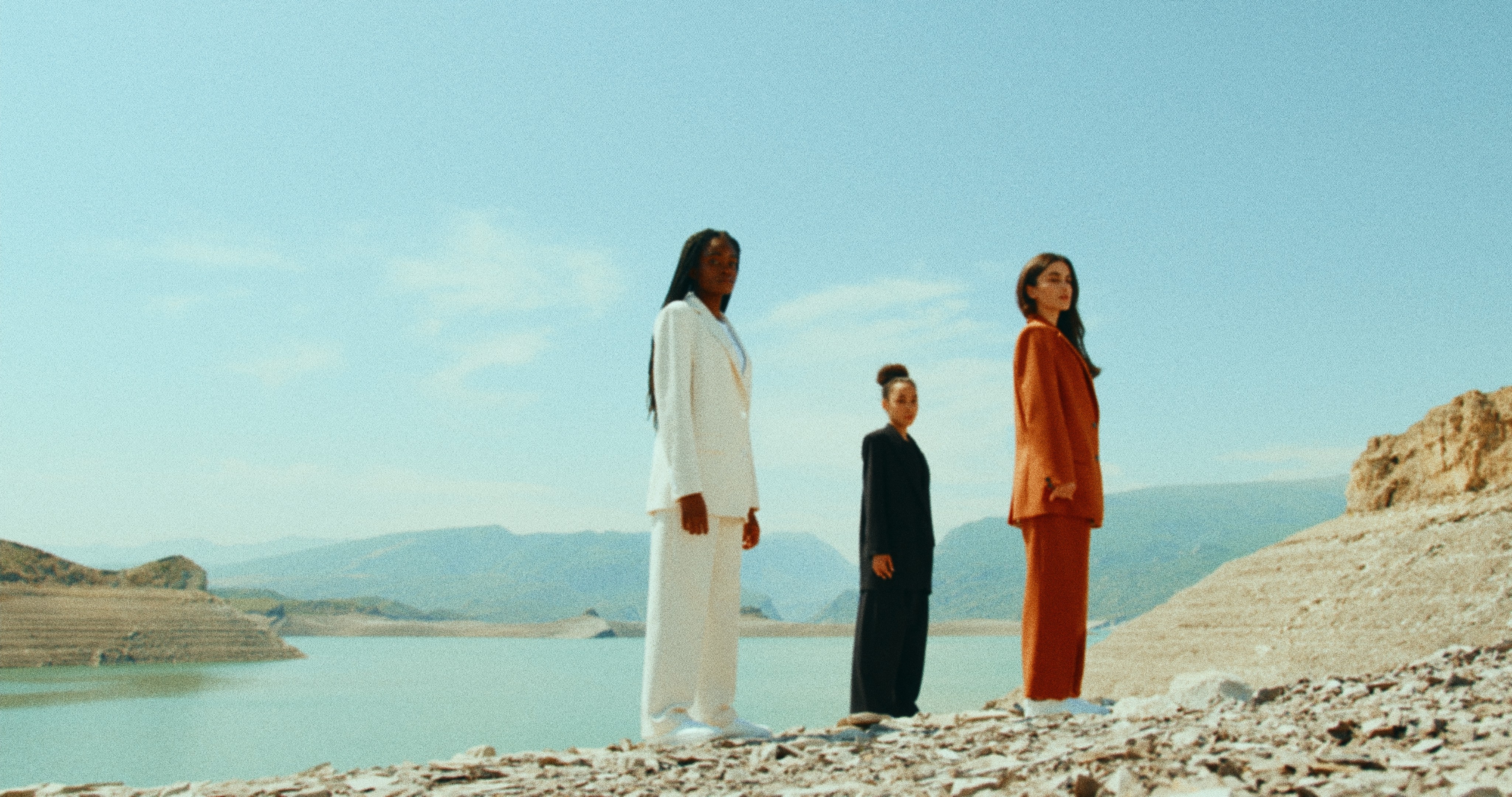 gray digital wallpaper