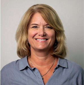 Tina Manley headshot