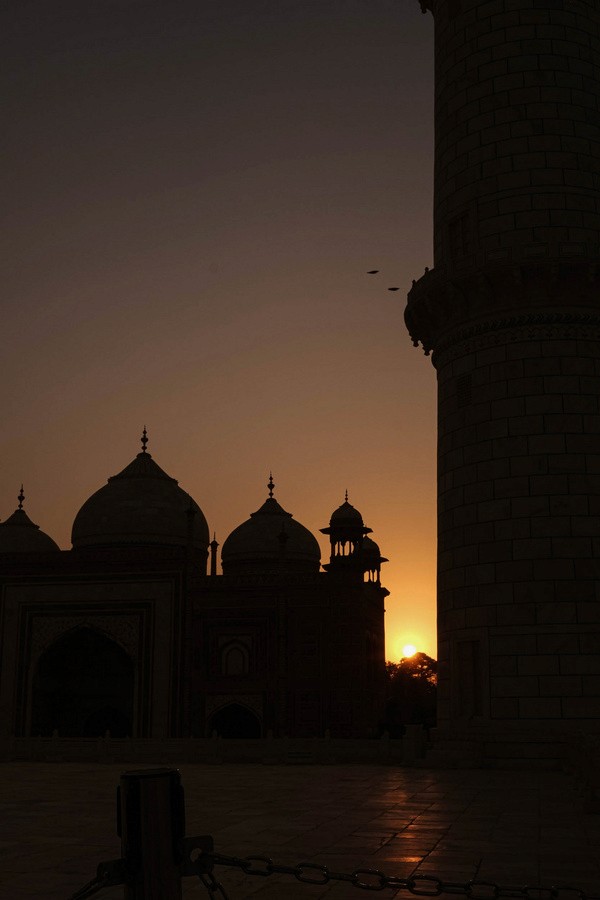 Silhouette image of a mosque