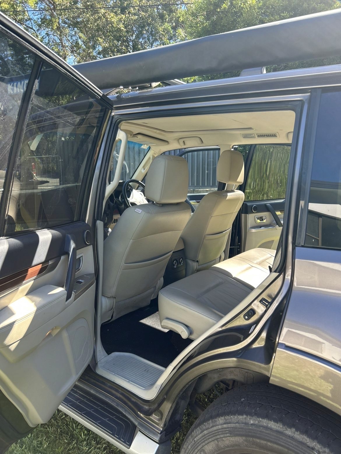 Dynamic picture of a cyclist riding downhill