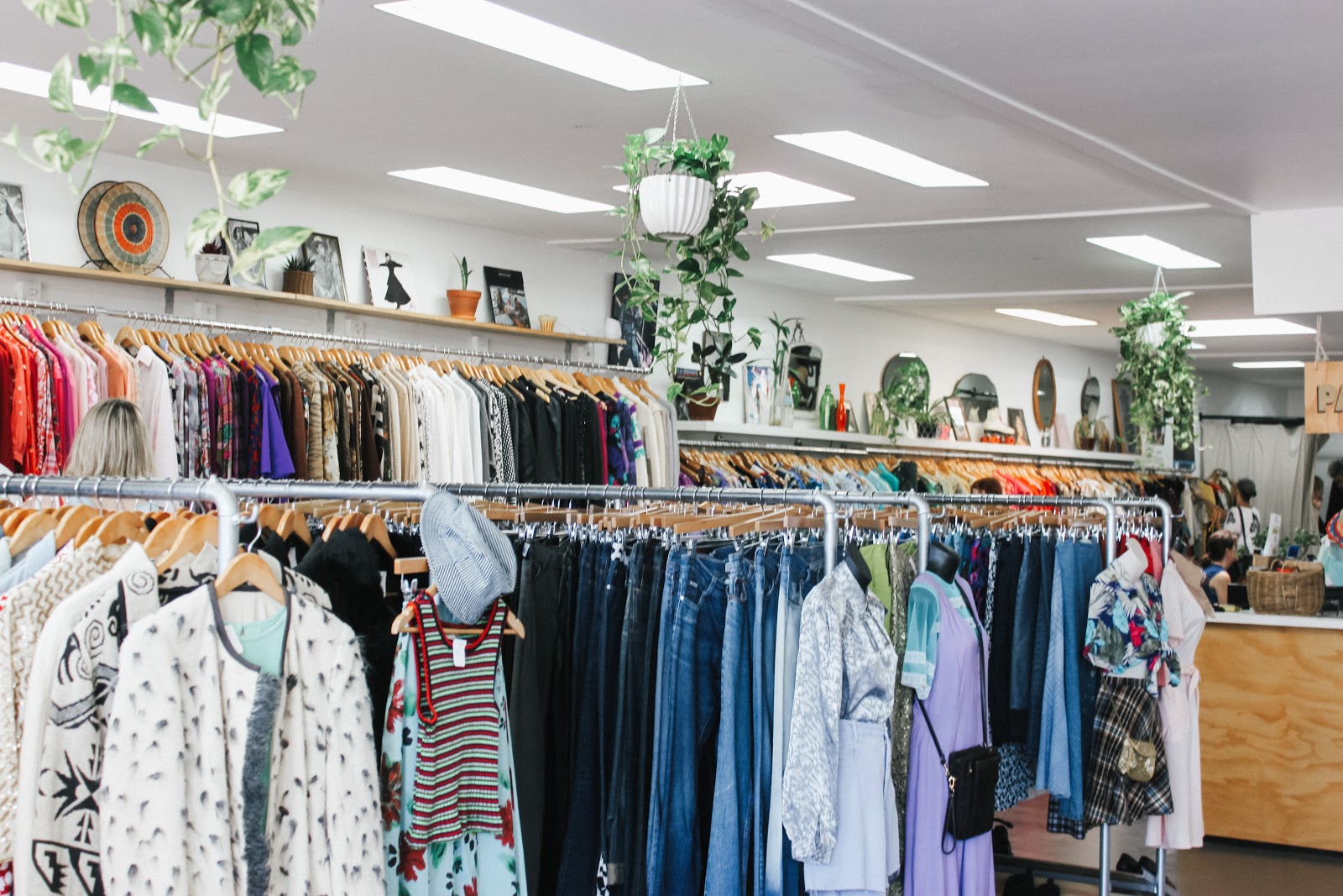 Decoração de loja de roupas espaço interno
