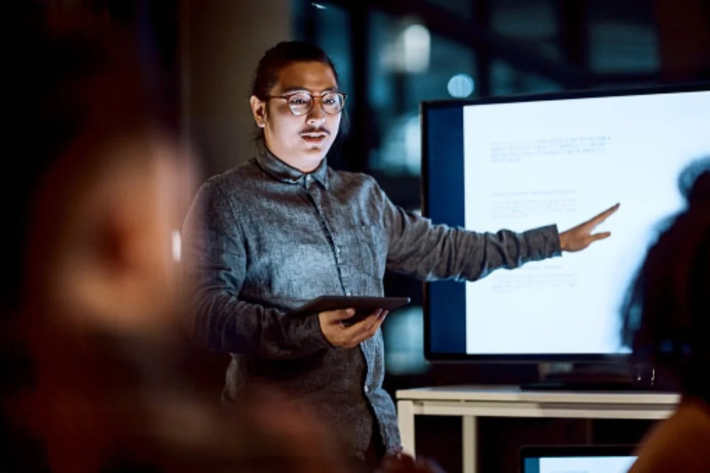How to Give an Effective Presentation Without Technology