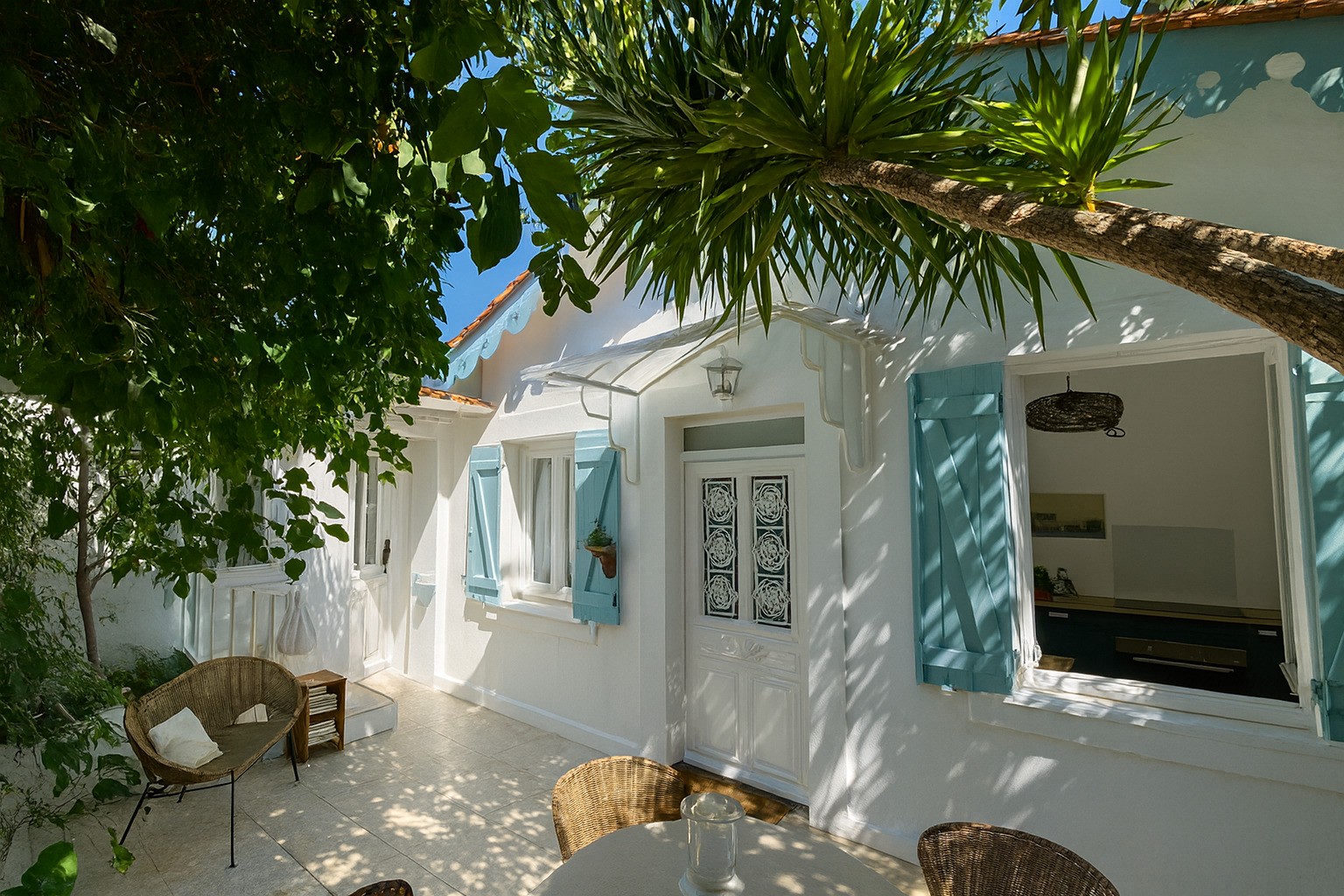 Façade de La Charmette, maison de vacances de charme à Sète