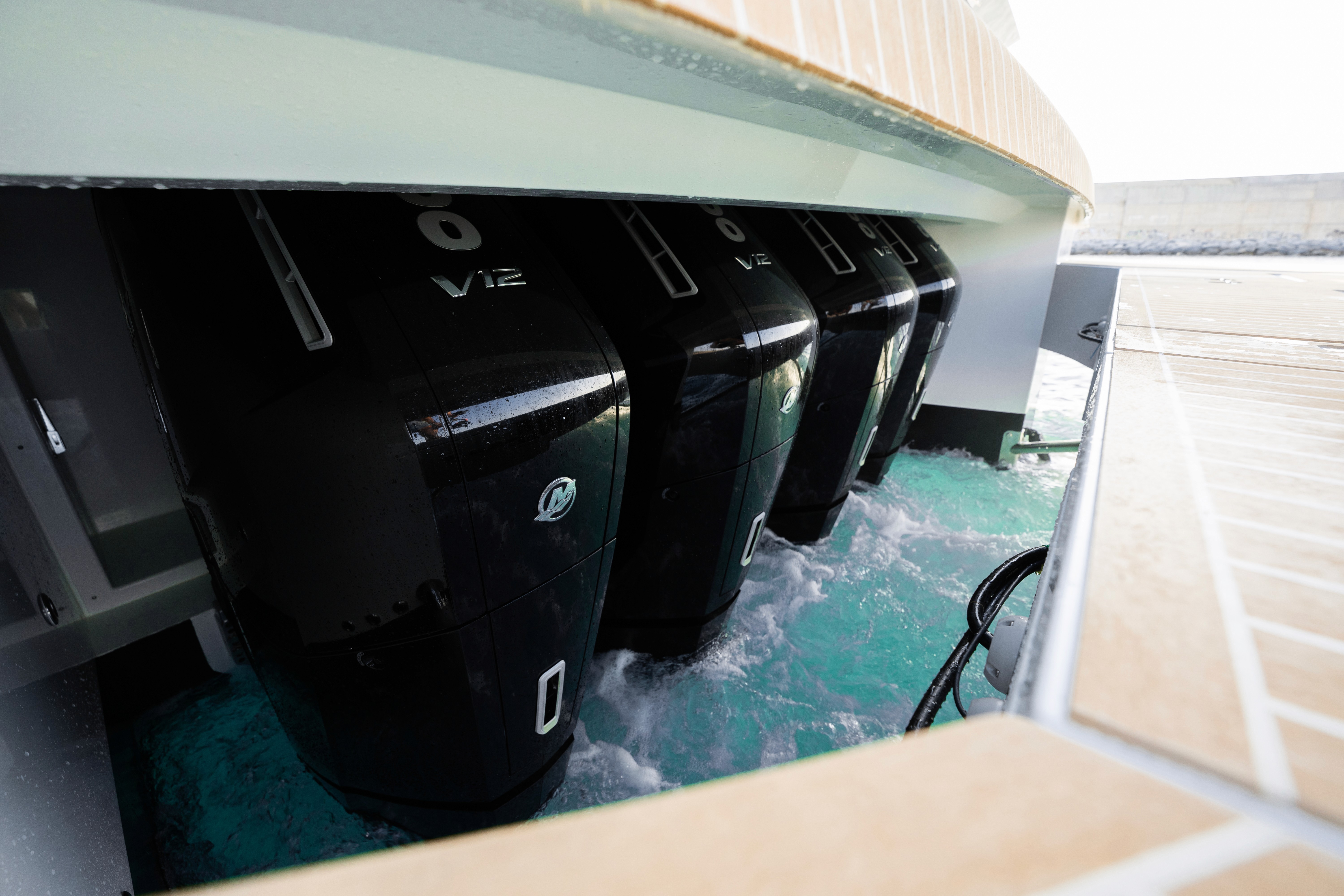 Motores fueraborda de yate De Antonio 