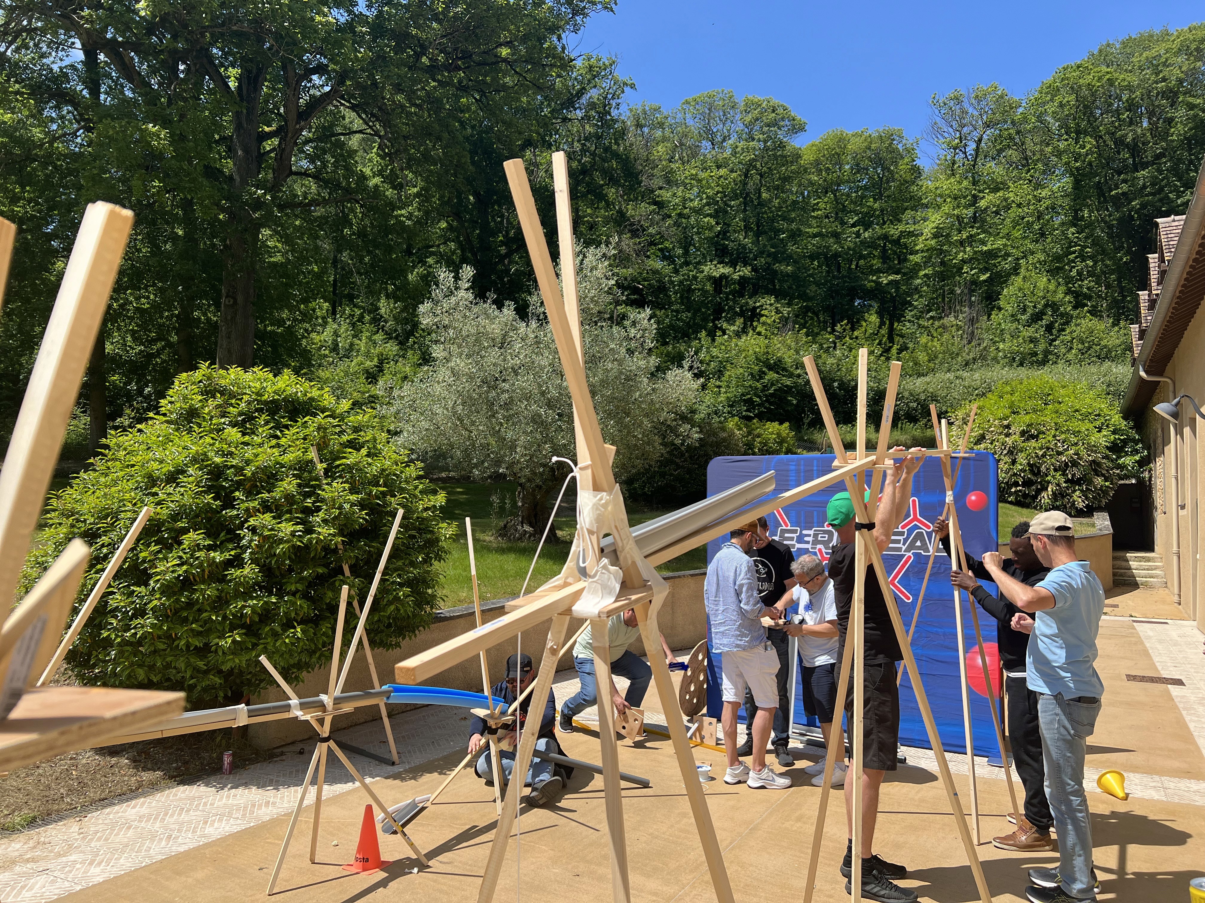 animation entreprise The place to bee