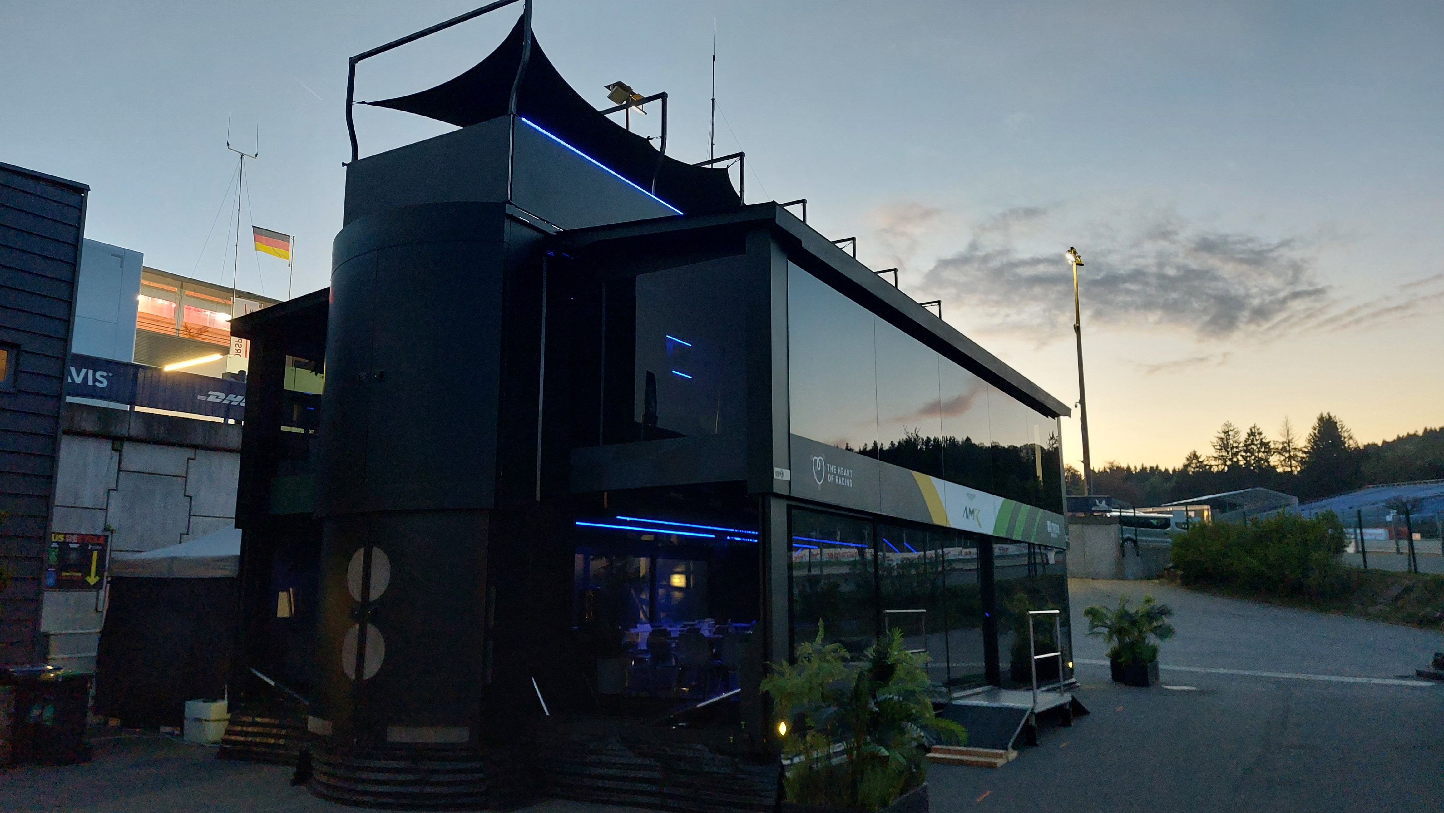 Aston Martin WEC hospitality Giant XL