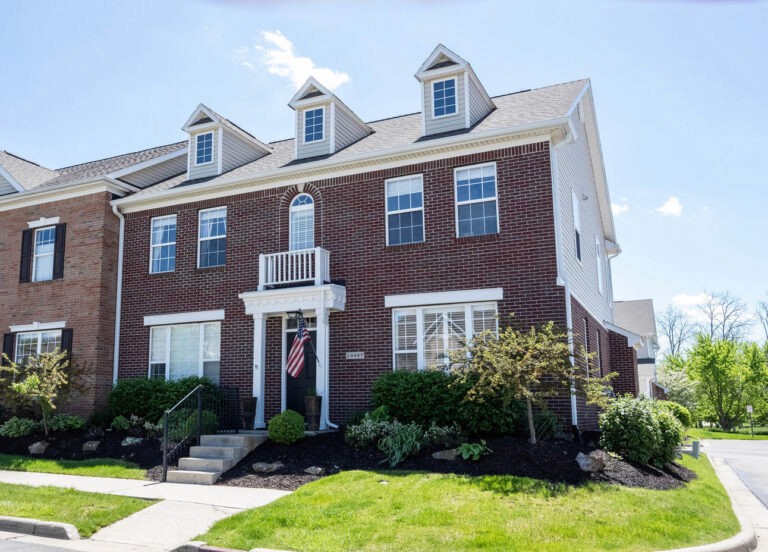 Picture of a corner home in Saxony in Fishers