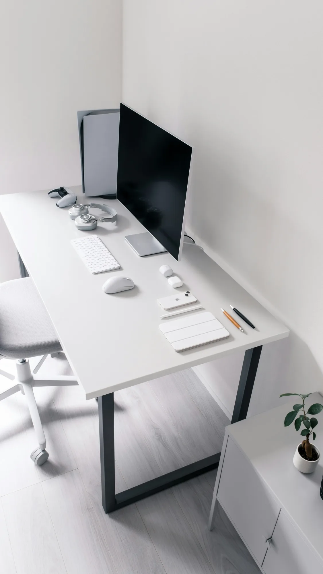 studio desk 1