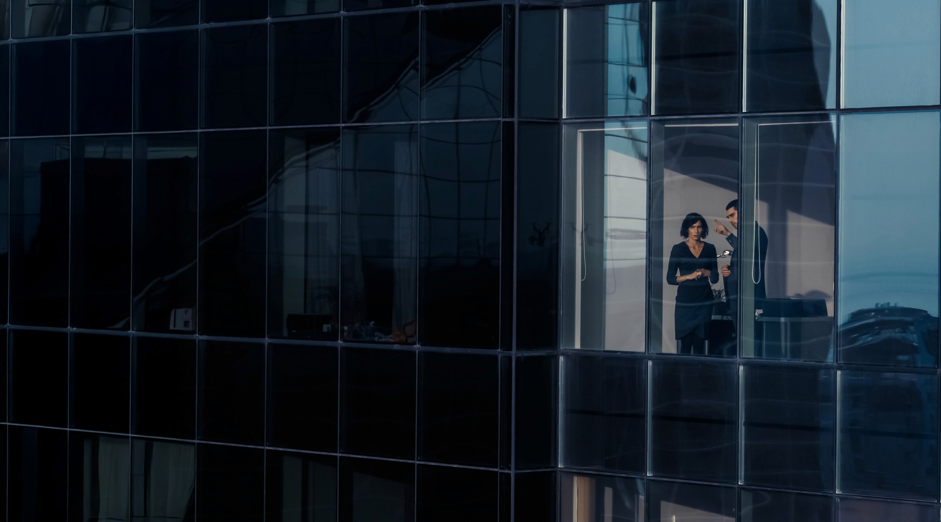 Dynamic picture of a cyclist riding downhill