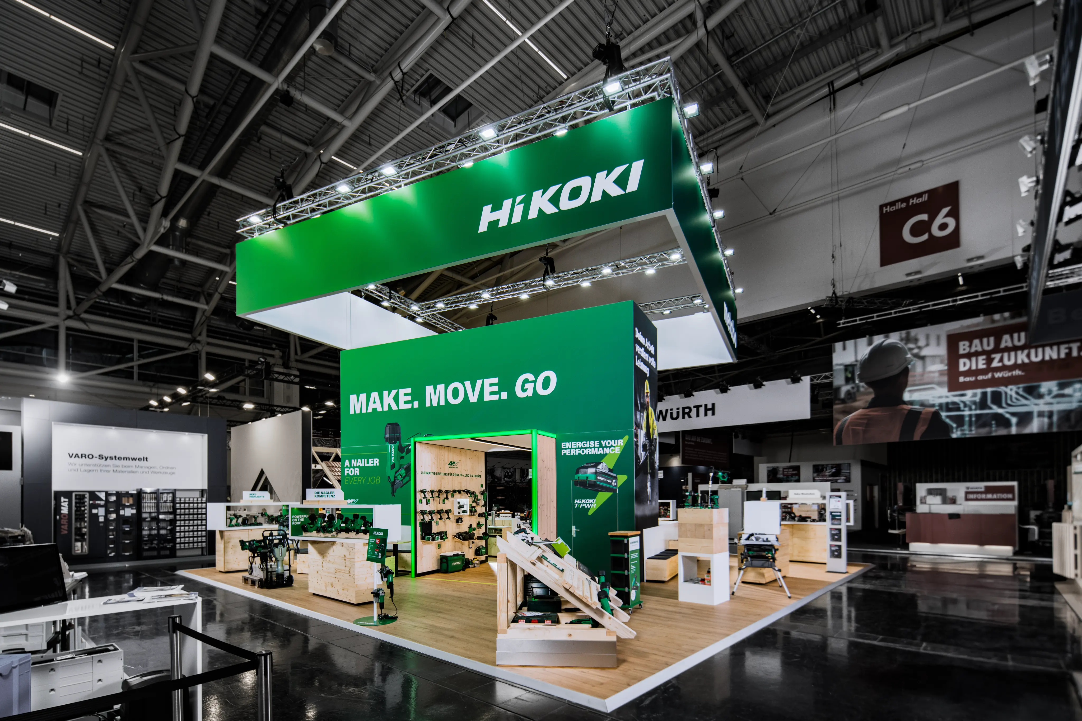 Messestand von Hikoki aus einer schrägen Frontansicht