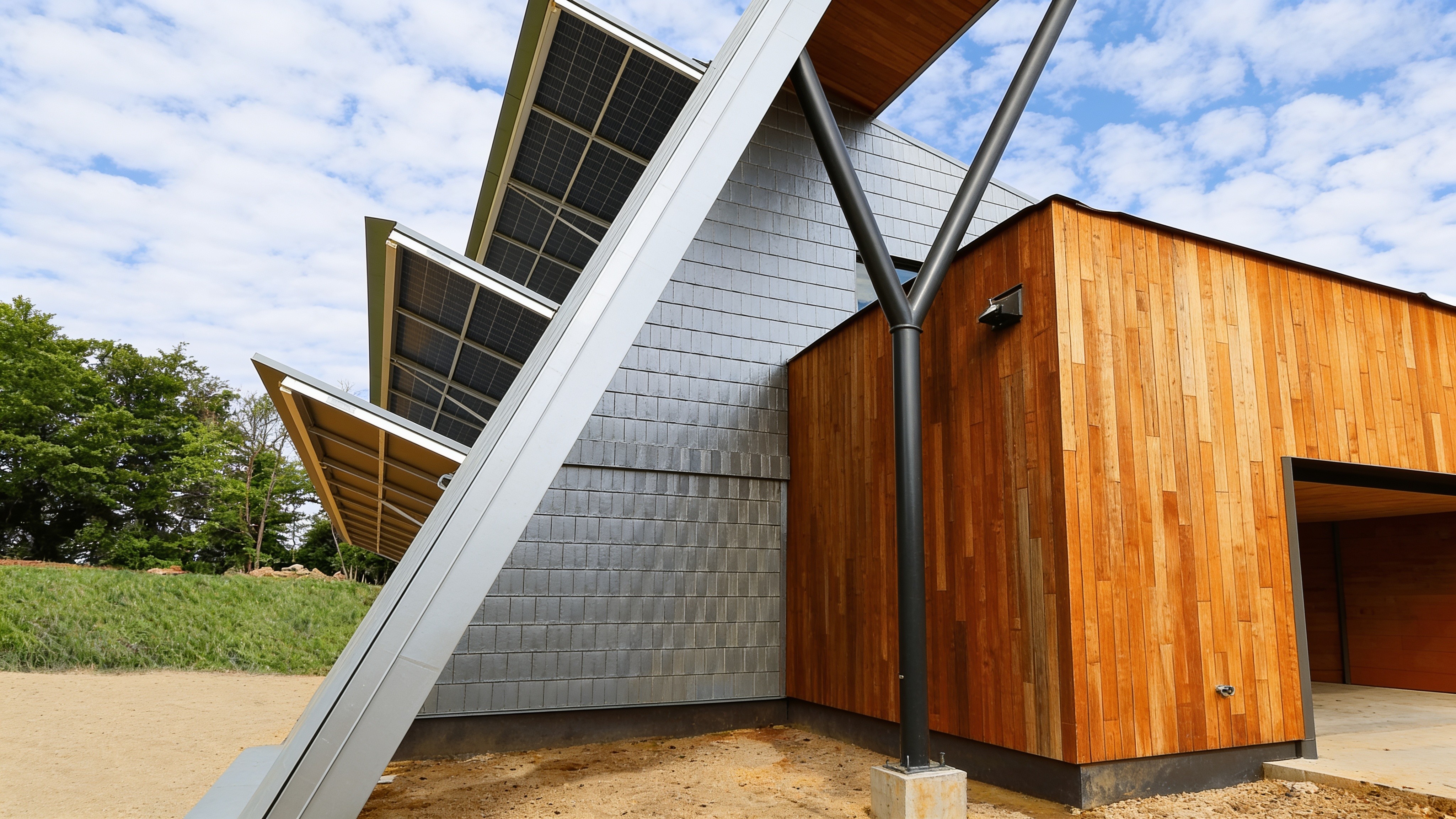Concealed cylinder vs exposed cylinder hydraulic doors