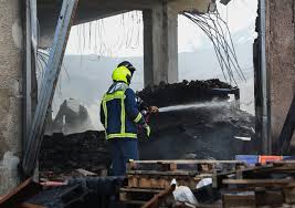 Fire in Menidi as 37 year old suspect admits burning cables for copper