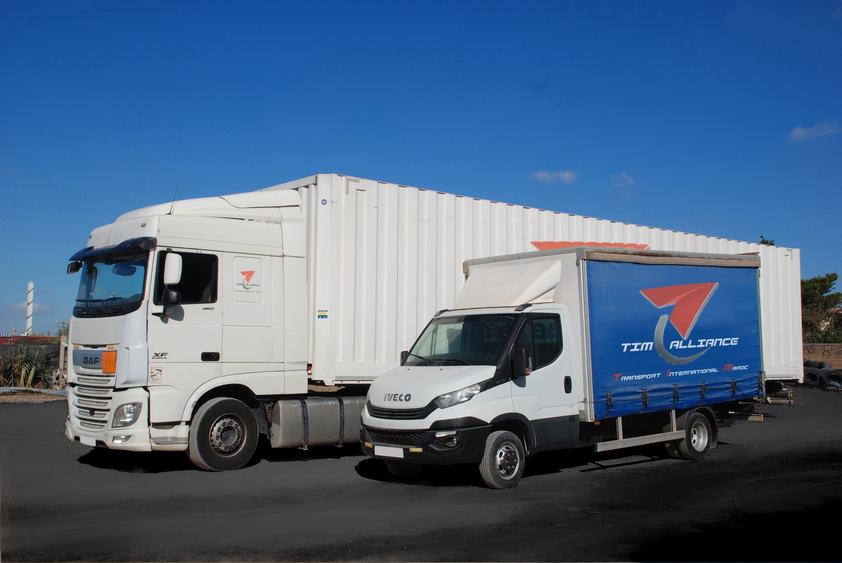 Truck on motion entering a bridge