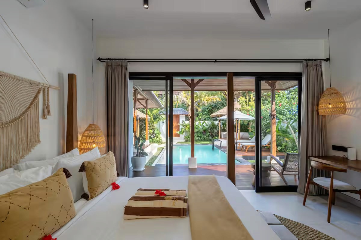 A 2-bedroom villa with a large pool and garden in Ubud