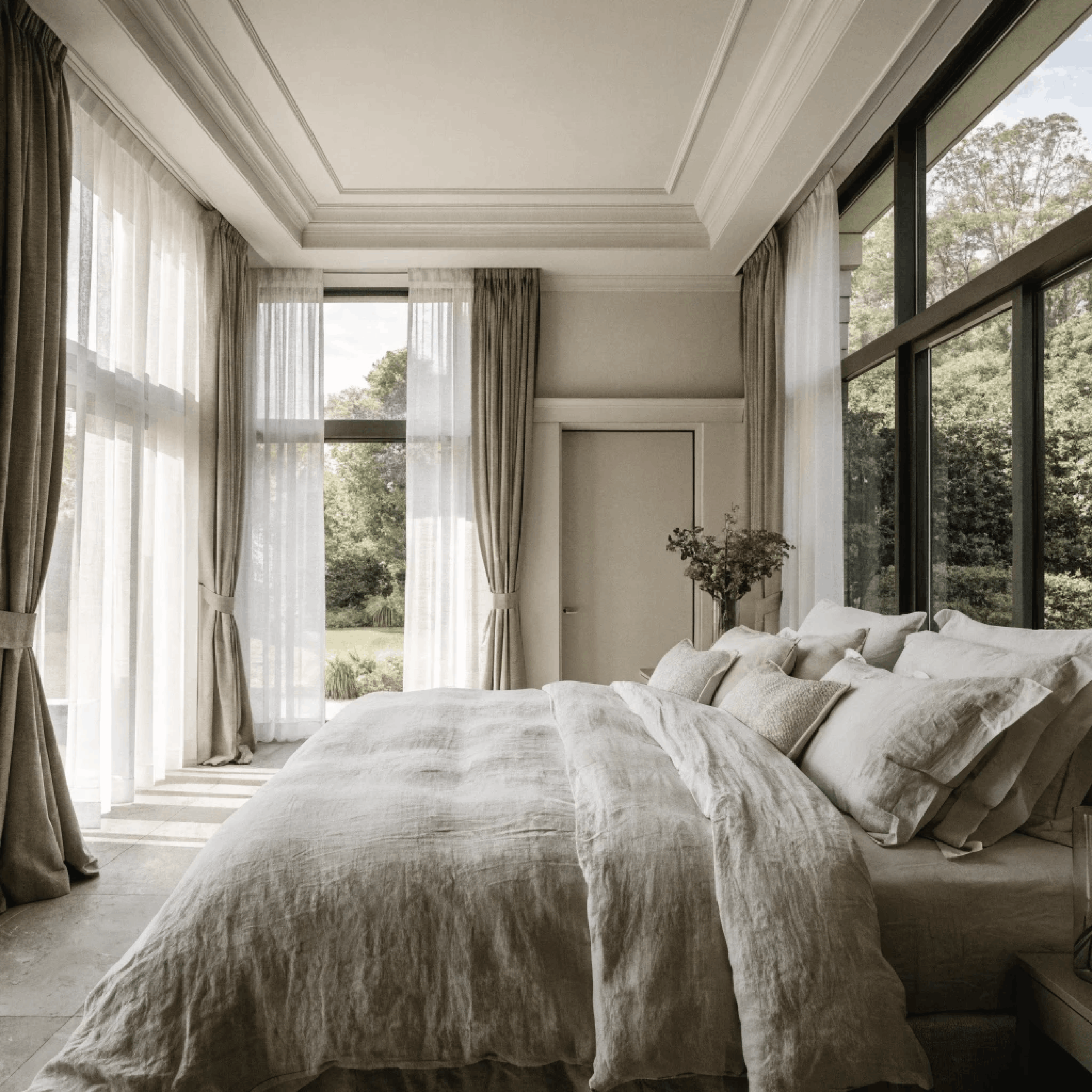 Modern Lakewood Family House bedroom