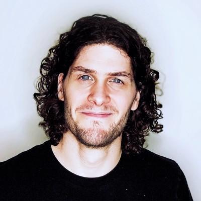 Photo of Peter Bull.