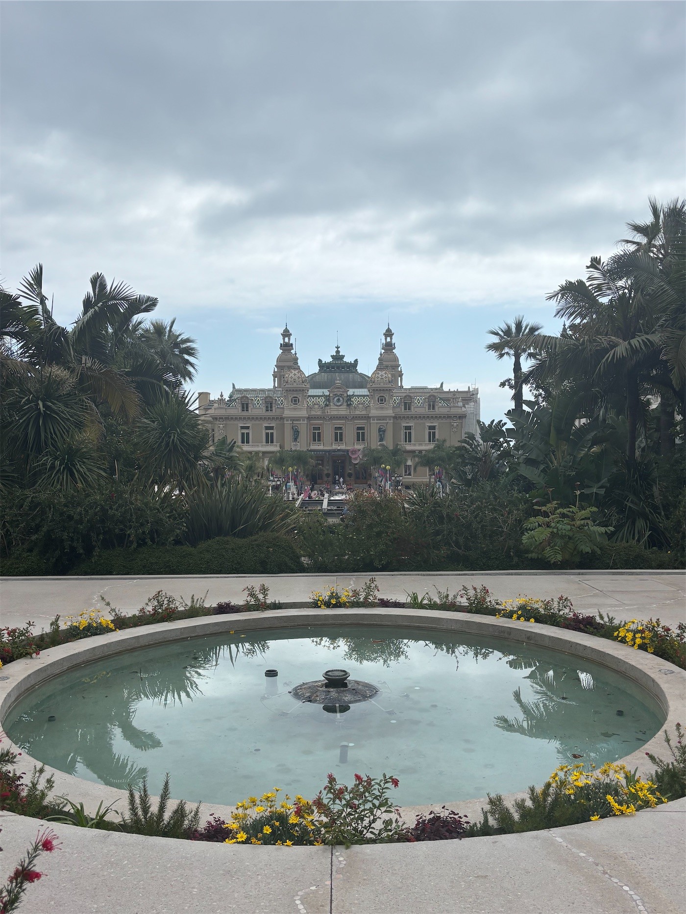 A round fountain in the casino gardens